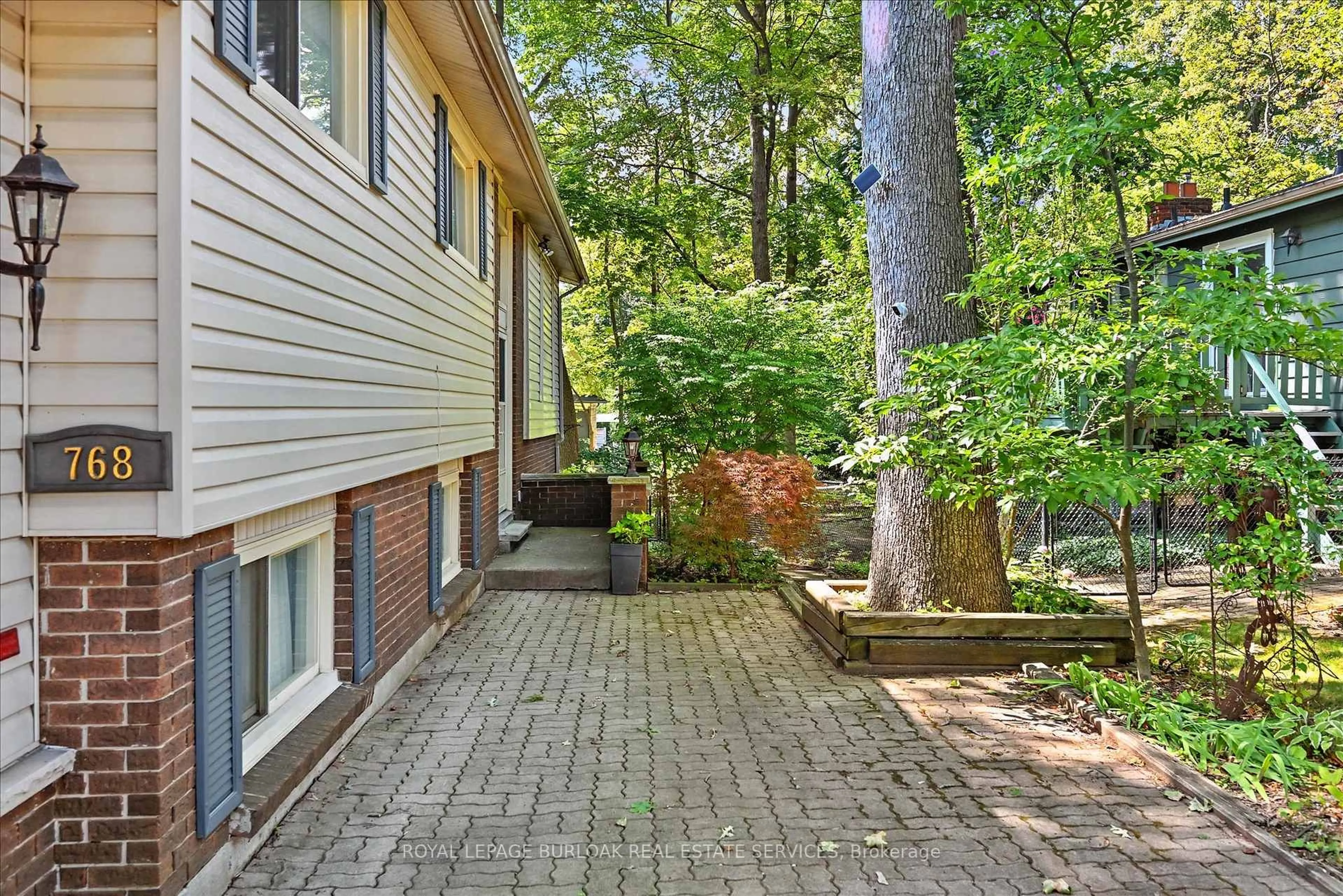 Patio, forest/trees view for 768 King Rd, Burlington Ontario L7T 3K6