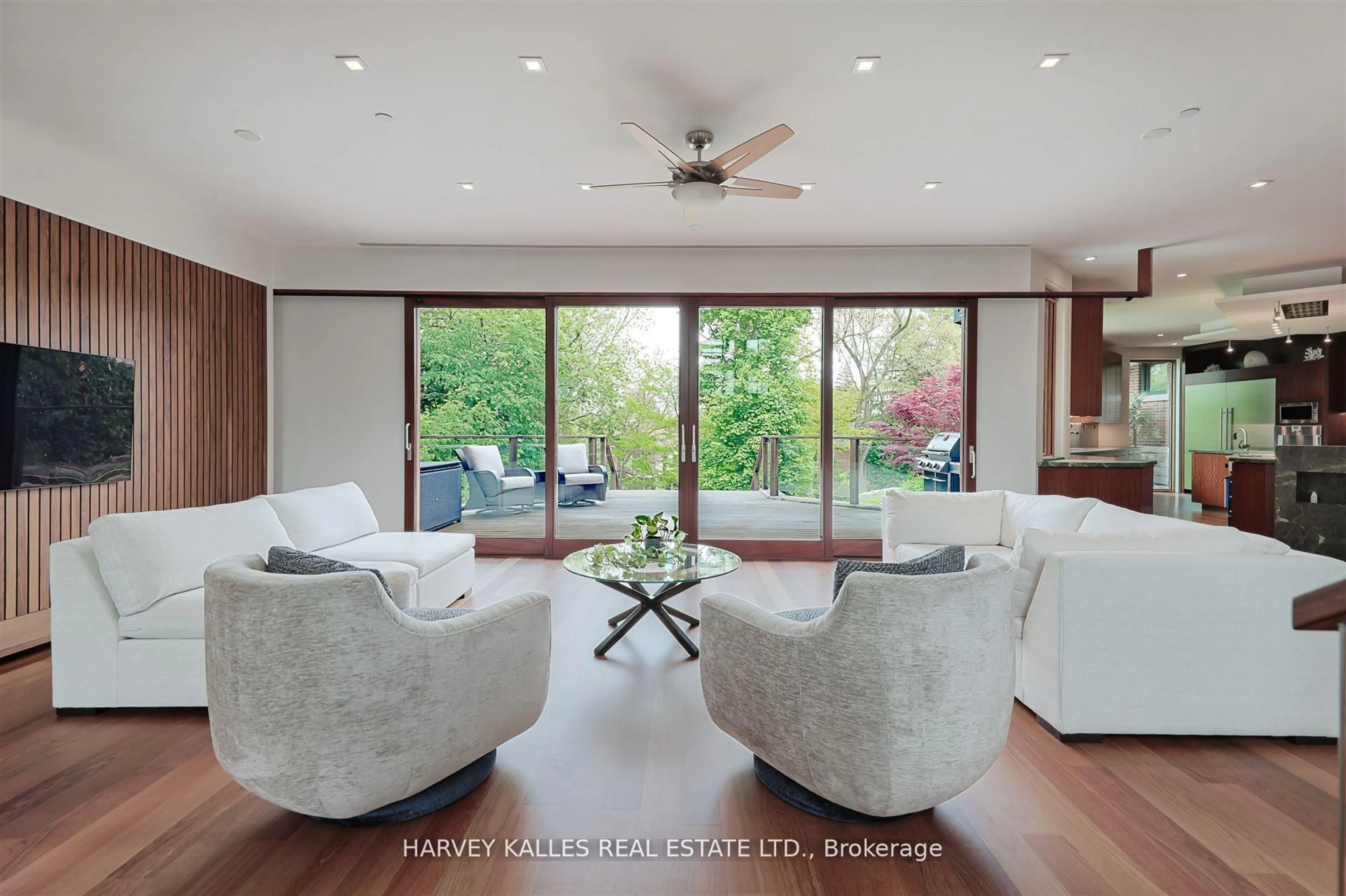 Living room with furniture, unknown for 89 Kingsway Cres, Toronto Ontario M8X 2R8