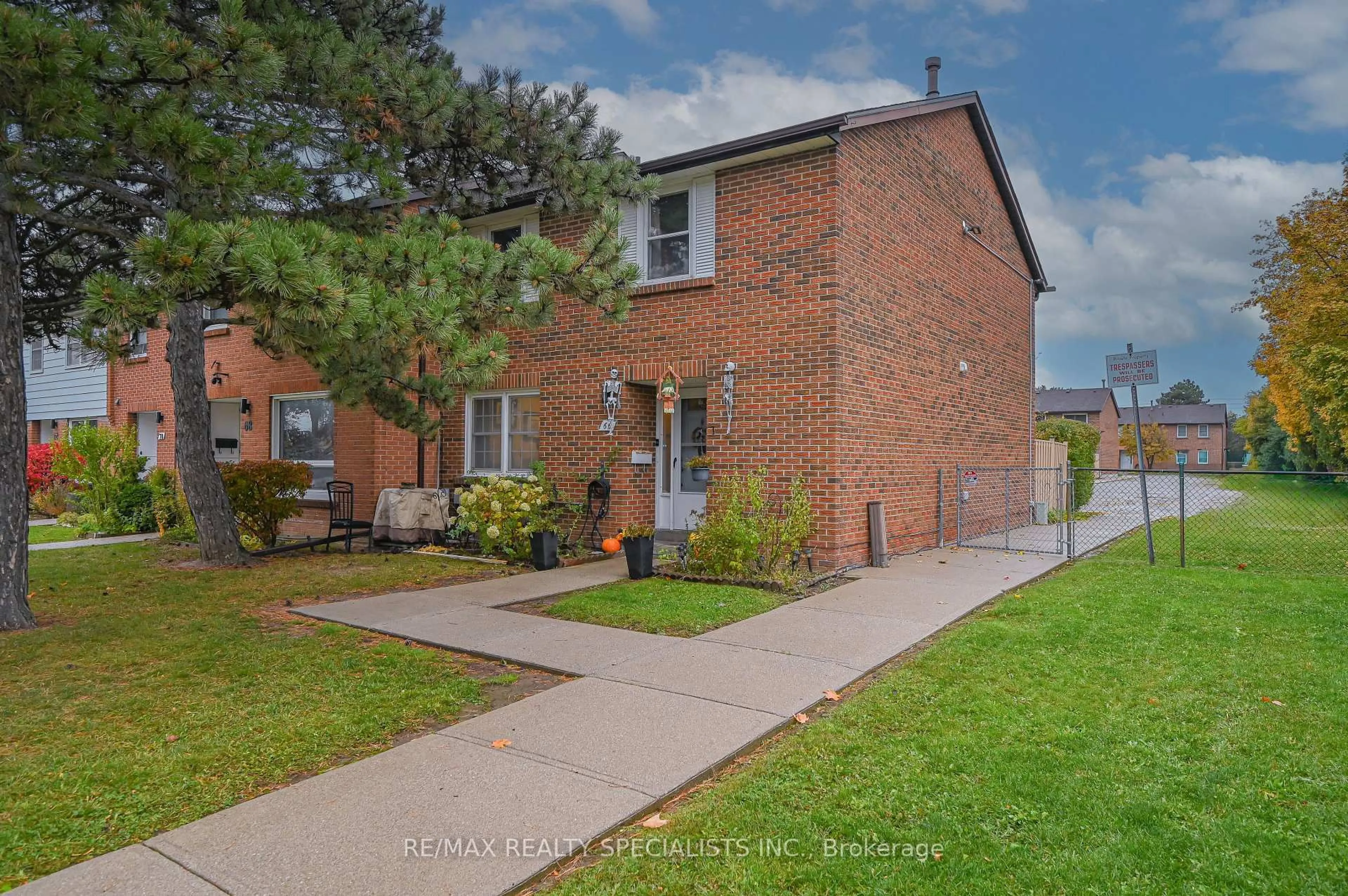 Home with brick exterior material, street for 66 Balmoral Dr, Brampton Ontario L6T 1V1