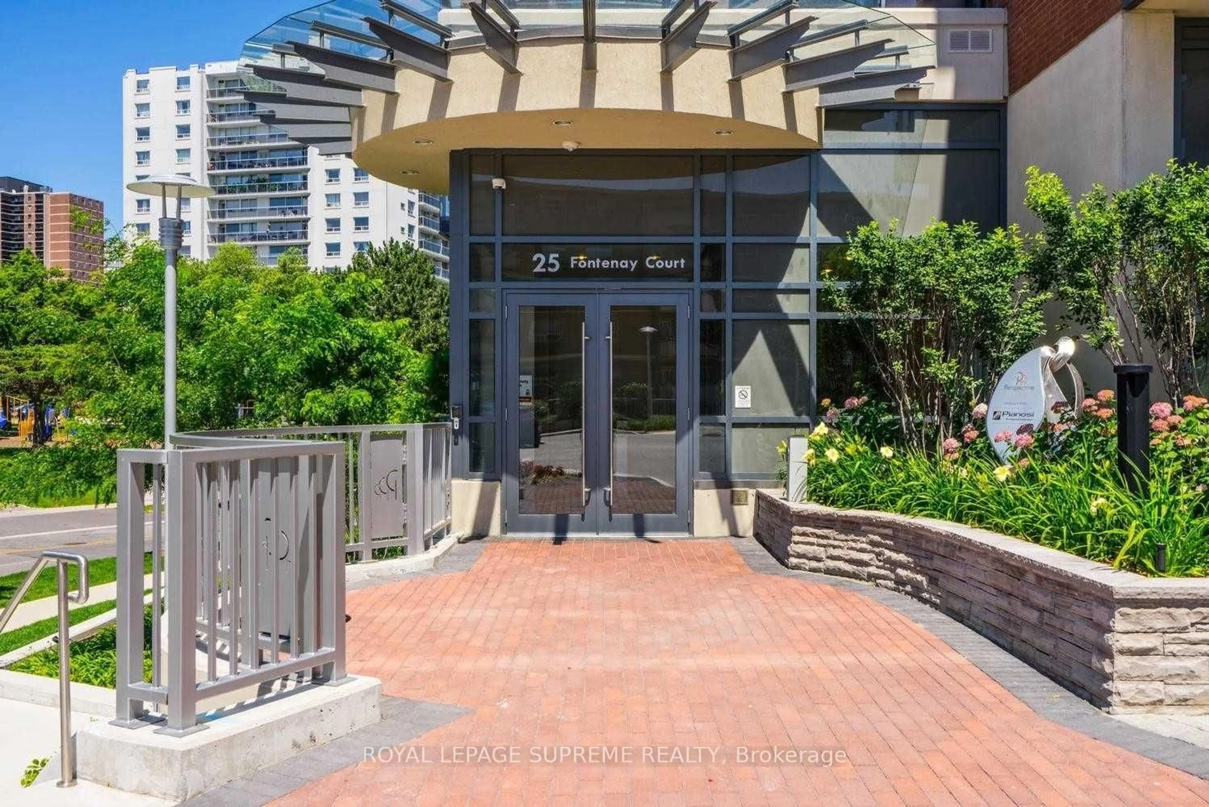 Indoor foyer for 25 Fontenay Crt #312, Toronto Ontario M9A 0C4