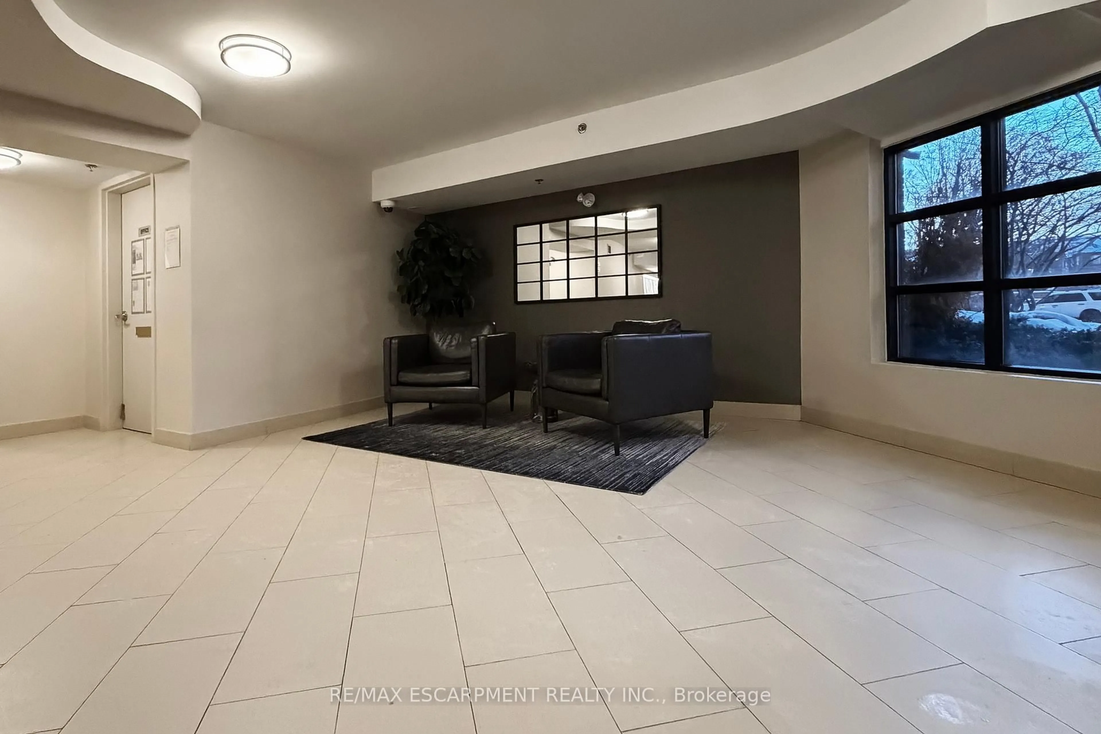 Unknown for 3060 Rotary Way #103, Burlington Ontario L7M 0G9