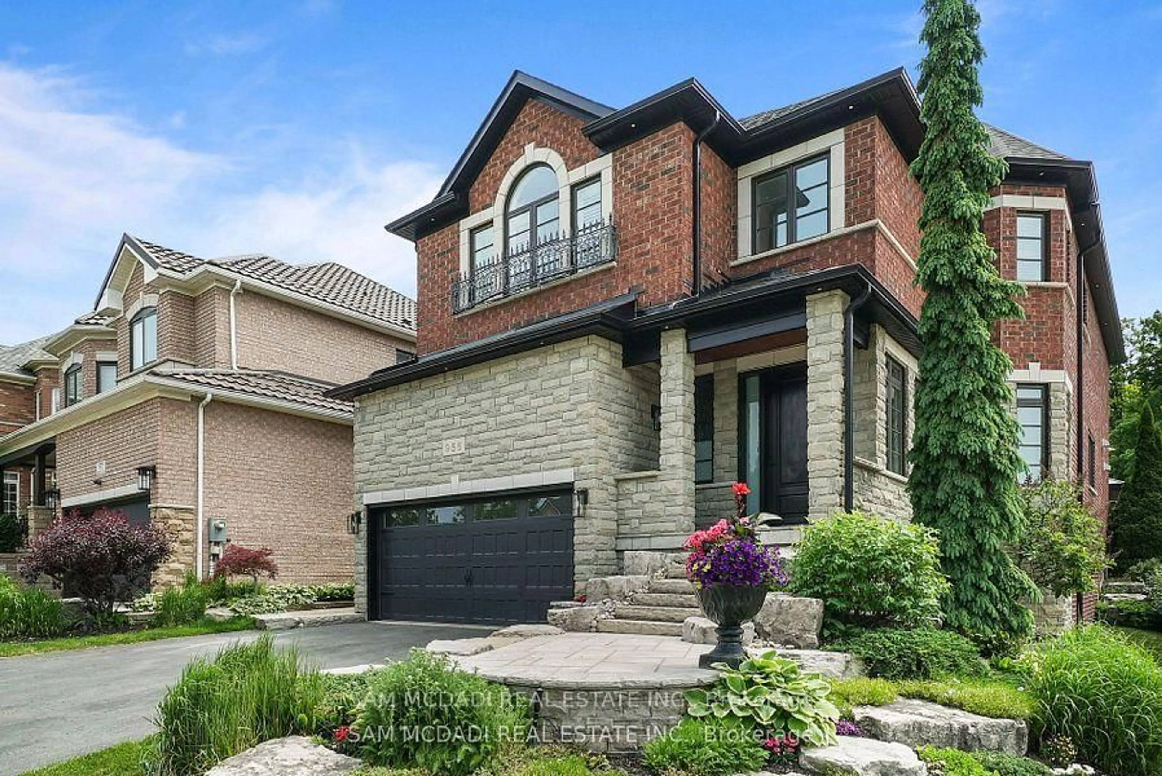 Home with brick exterior material, street for 956 Sombrero Way, Mississauga Ontario L5W 1S9