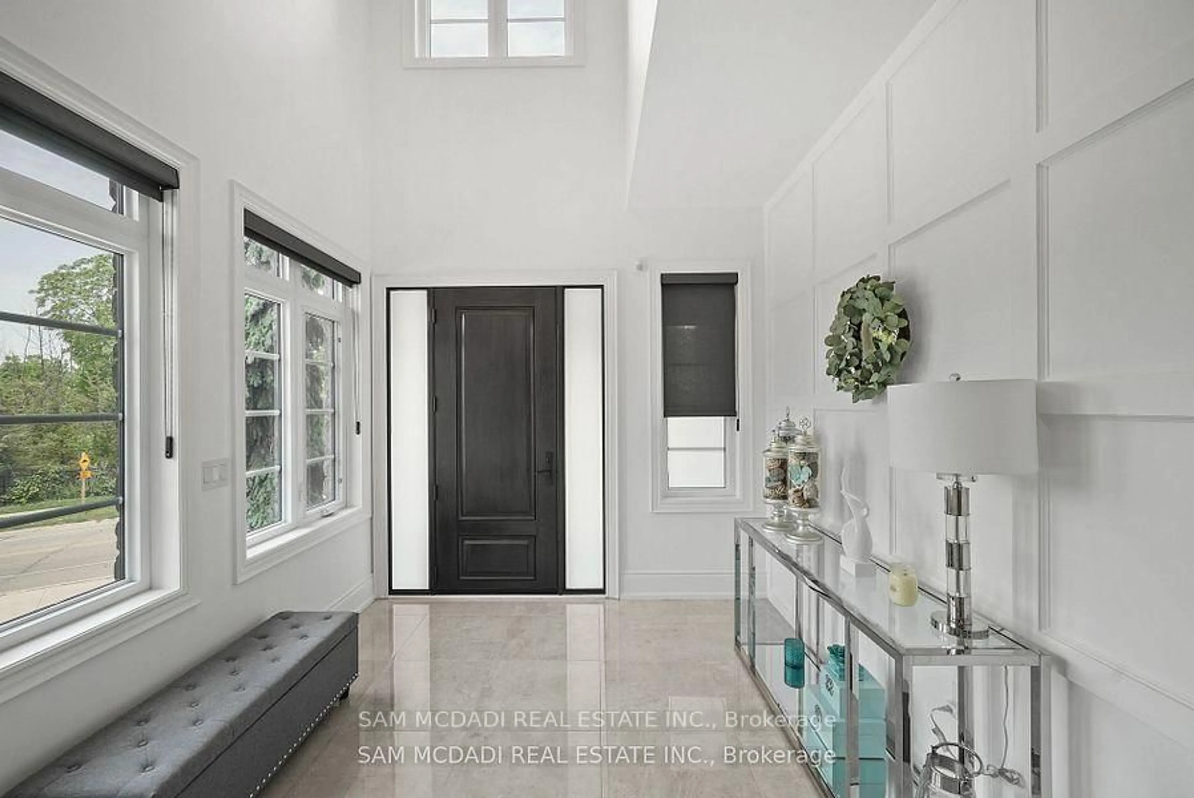 Indoor entryway for 956 Sombrero Way, Mississauga Ontario L5W 1S9