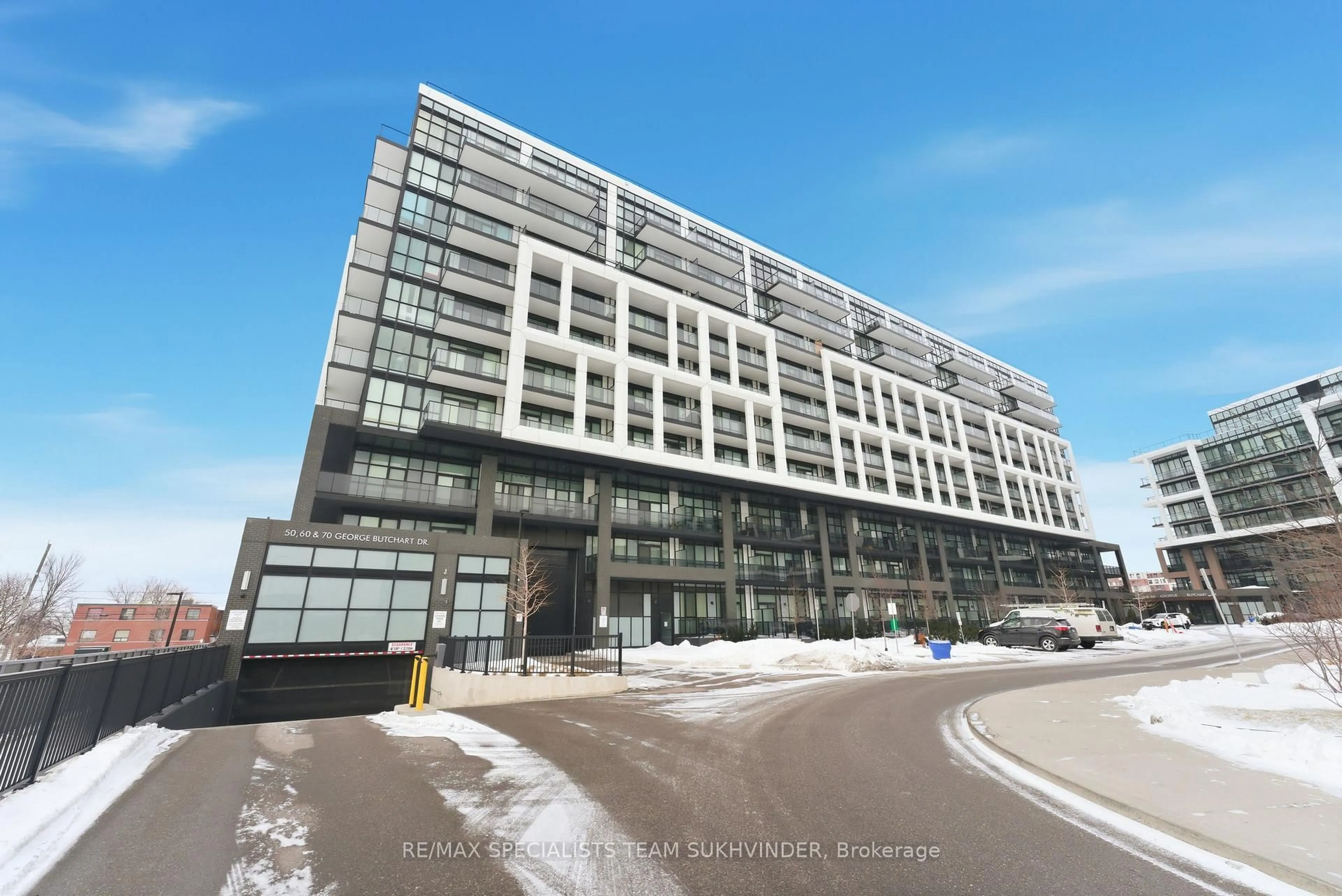 Indoor foyer for 50 George Butchart Dr #111, Toronto Ontario M3K 2C5