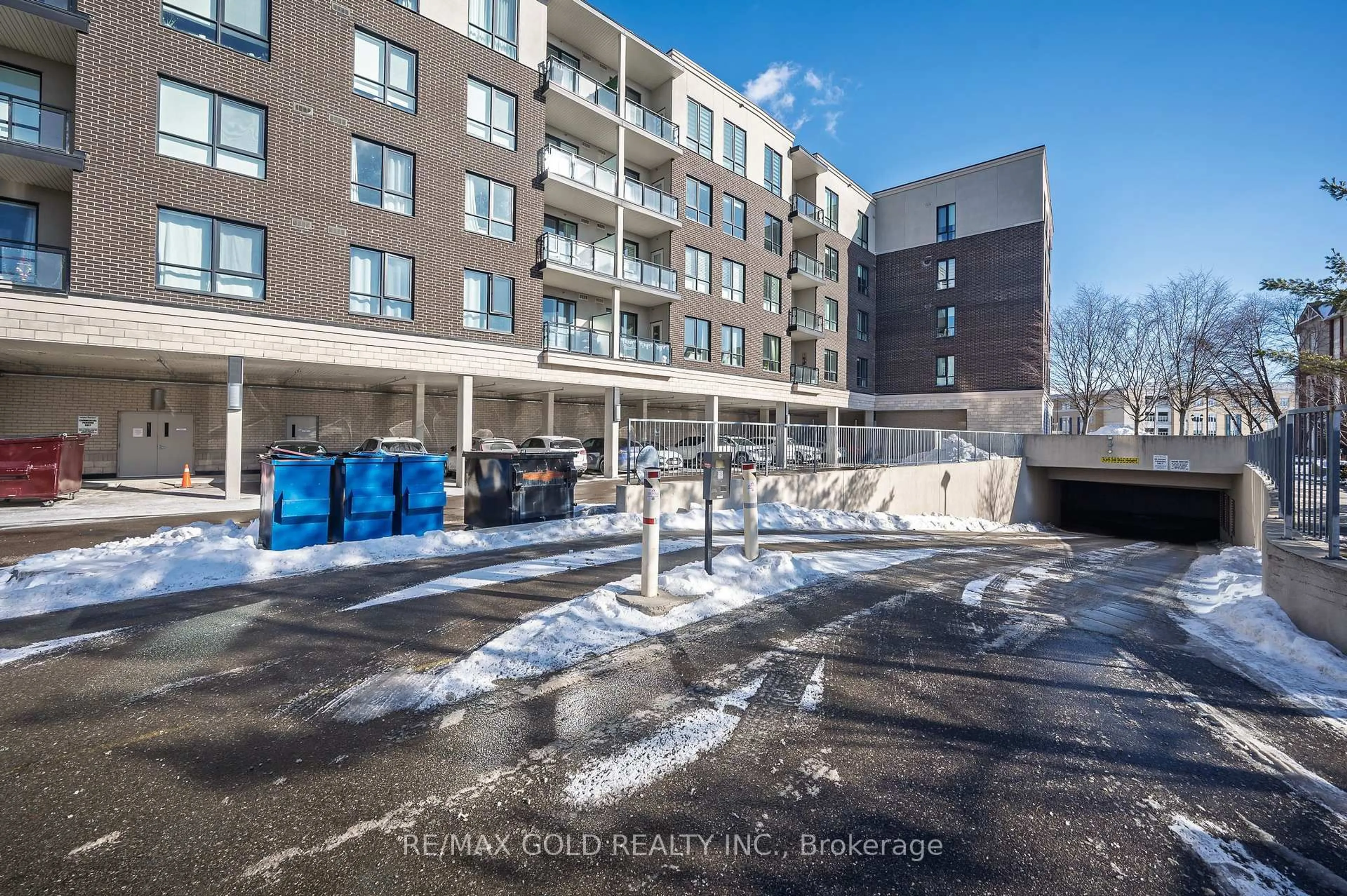 Patio, street for 150 Oak Park Blvd #222, Oakville Ontario L6H 3P2