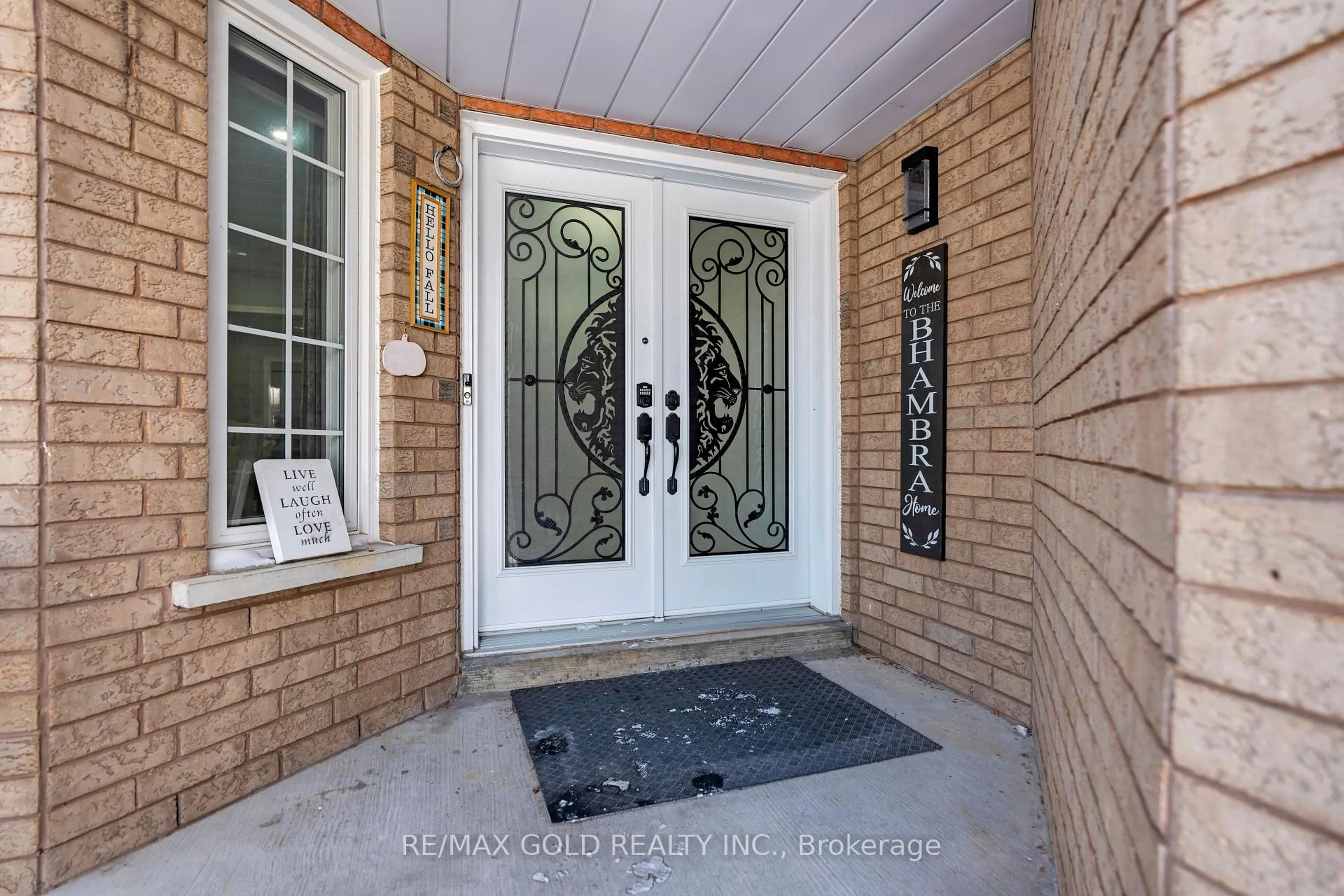 Indoor entryway for 49 Sterritt Dr, Brampton Ontario L6Y 5E4