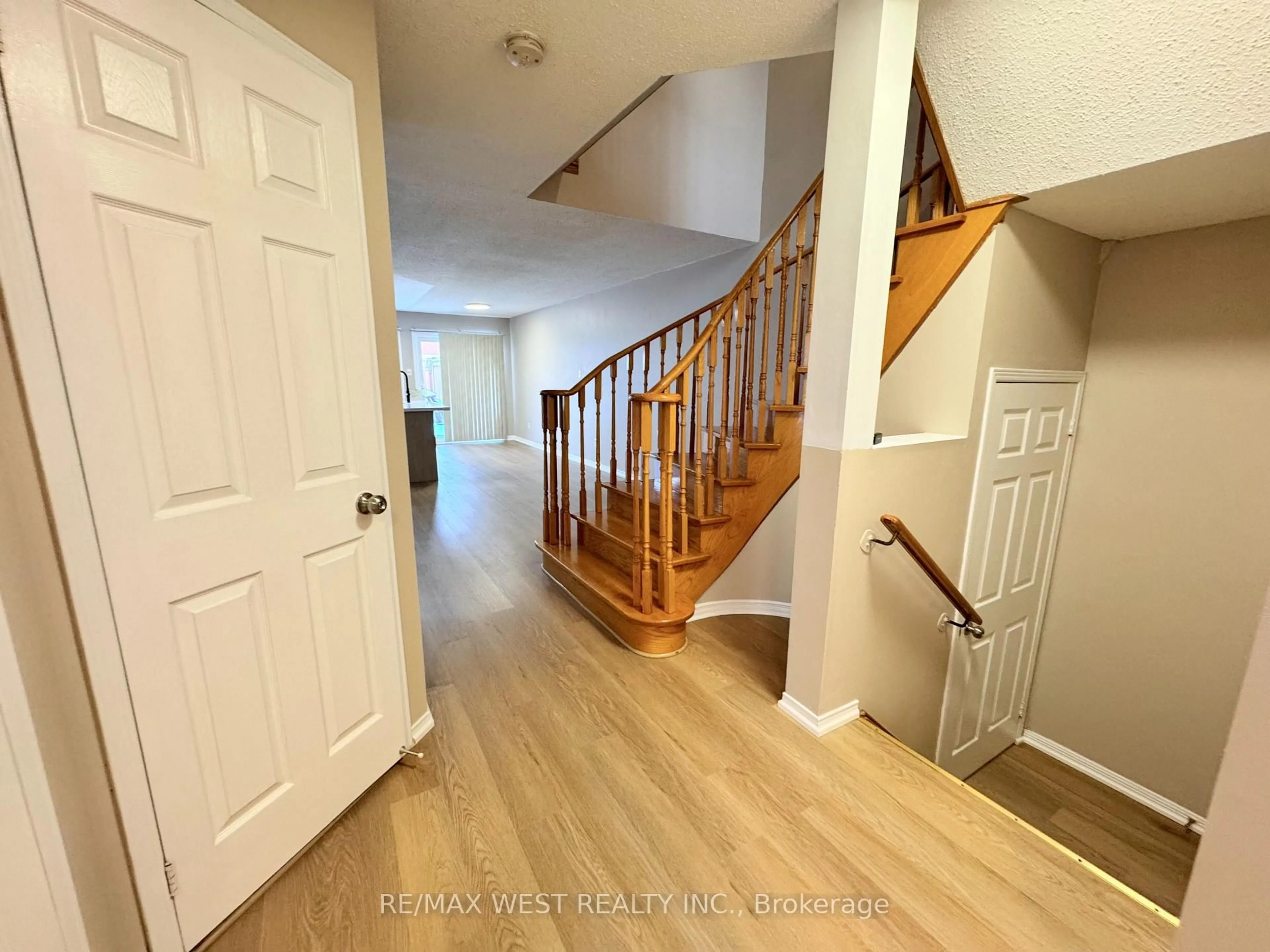 Unknown for 269 Pressed Brick Dr, Brampton Ontario L6V 4L2