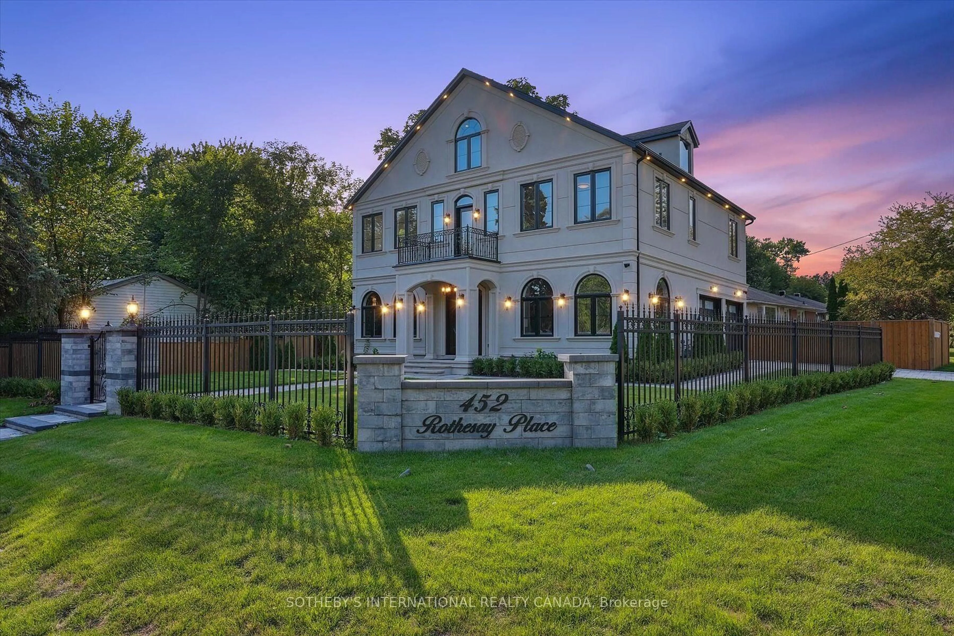 Home with brick exterior material, unknown for 452 Rothesay Pl, Burlington Ontario L7N 1N5