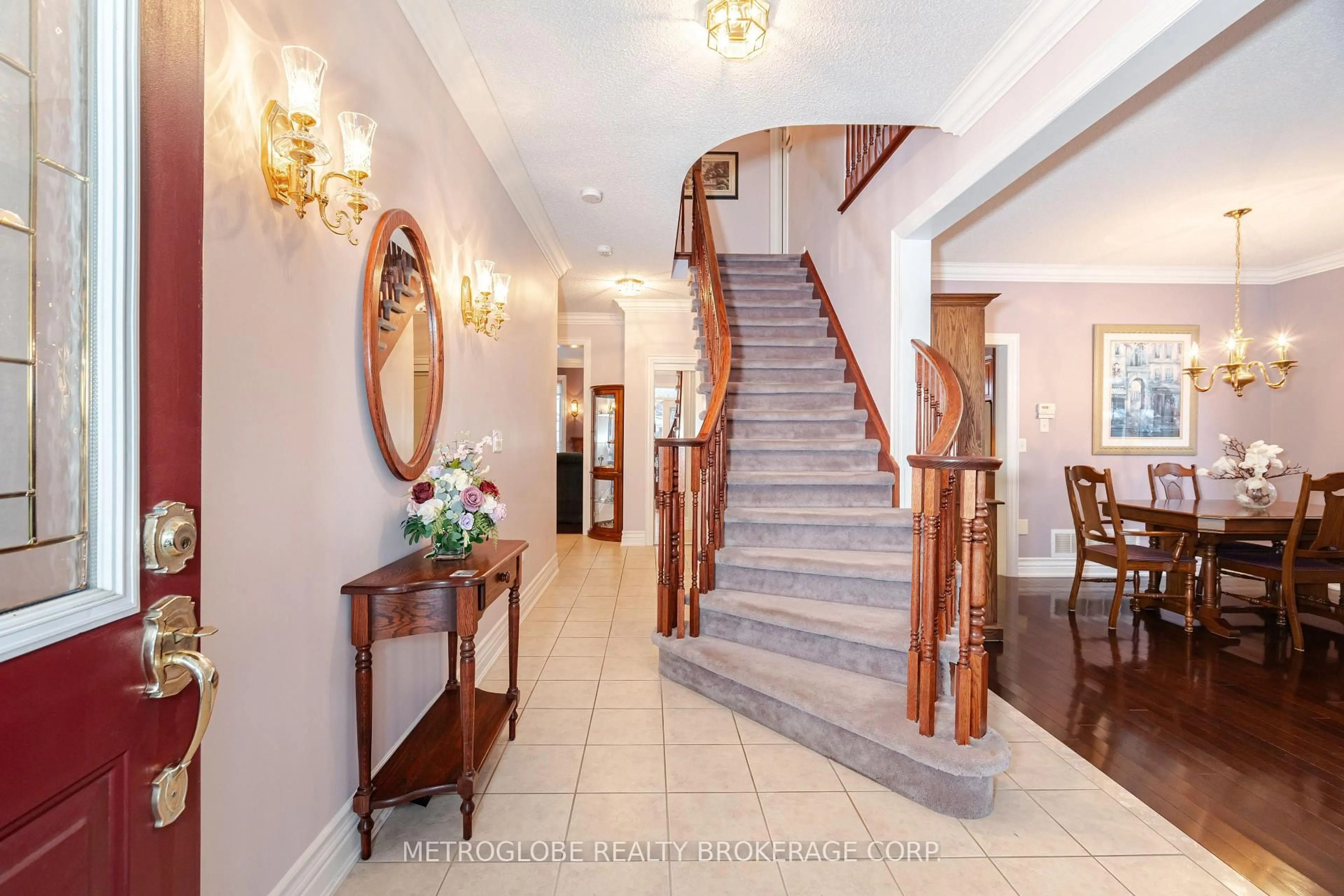 Indoor foyer for 38 Maltby Crt, Brampton Ontario L6P 1A5
