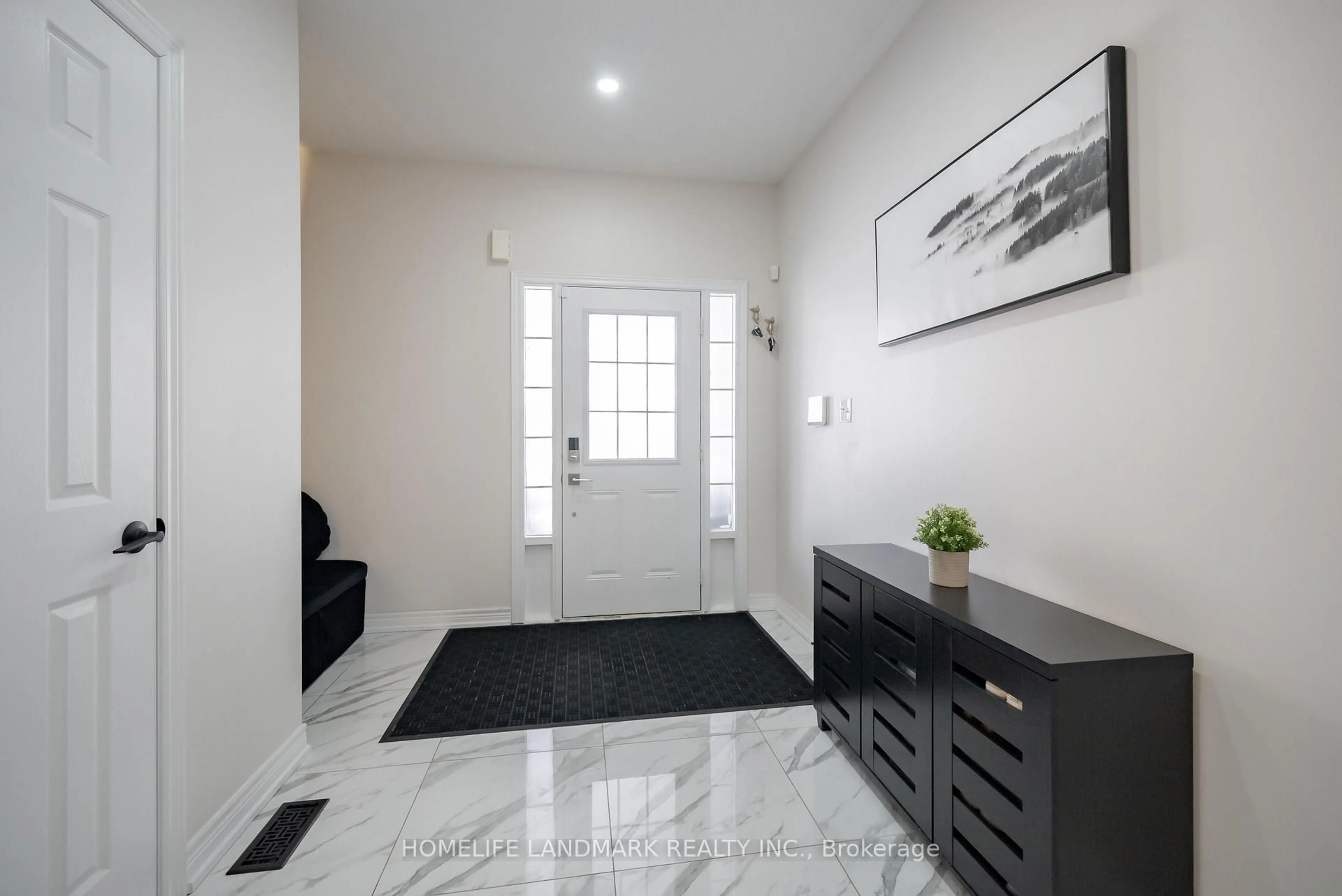 Indoor entryway for 336 Cedric Terr, Milton Ontario L9T 8P3