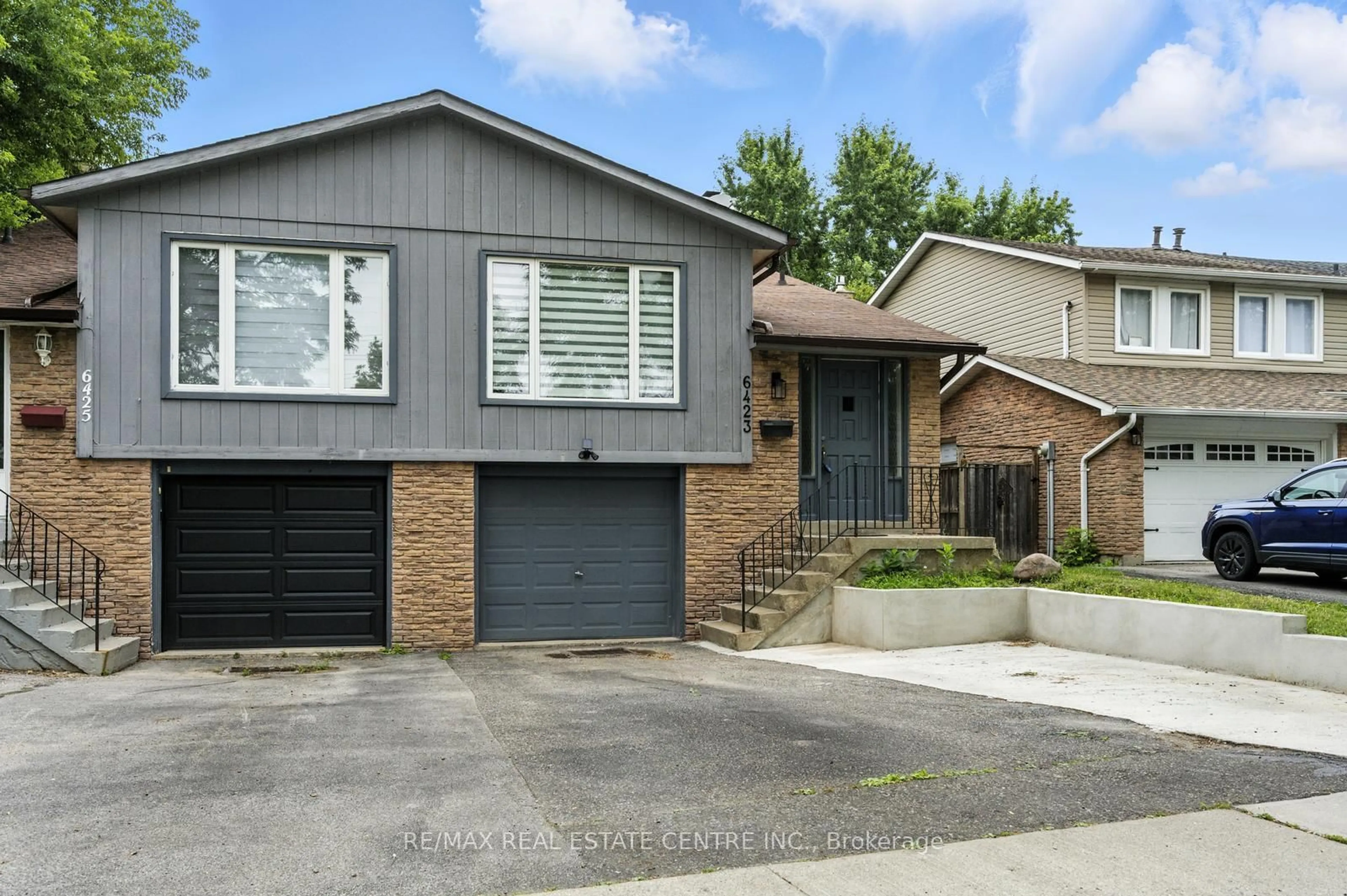Home with brick exterior material, street for 6423 Chaumont Cres, Mississauga Ontario L5N 2M7