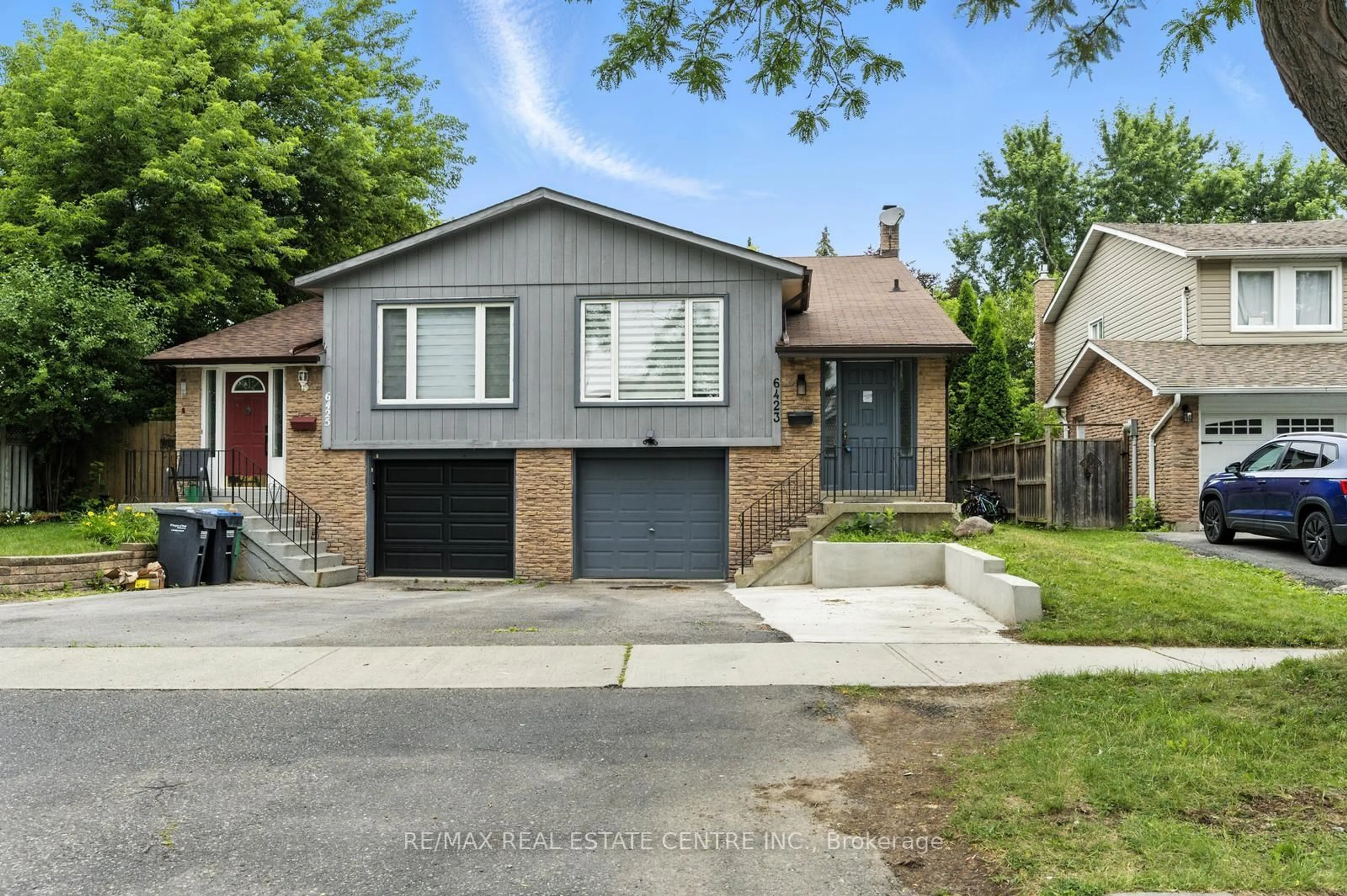 Home with brick exterior material, street for 6423 Chaumont Cres, Mississauga Ontario L5N 2M7