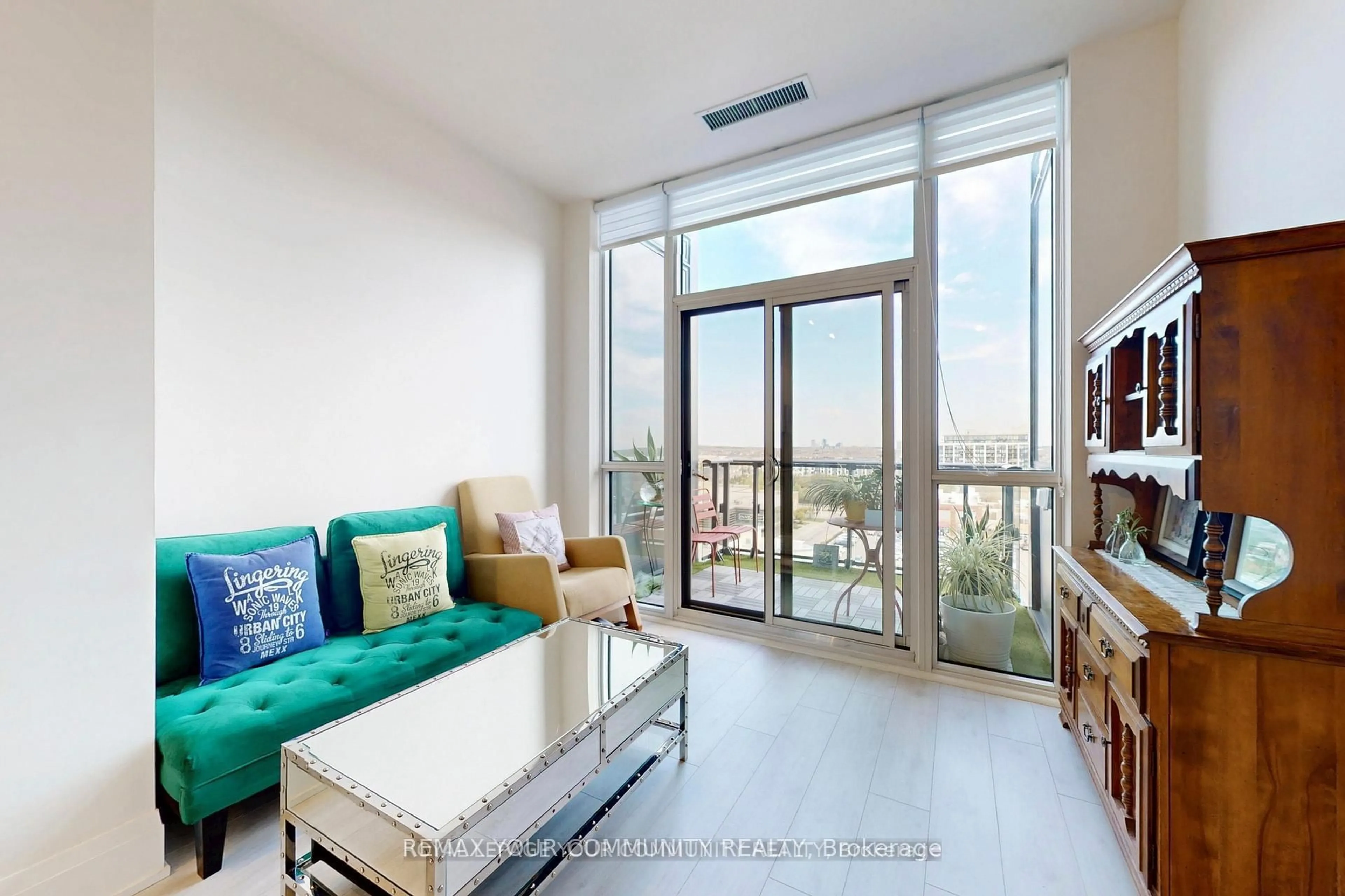 Living room with furniture, unknown for 509 Dundas St #807, Oakville Ontario L6M 4M2