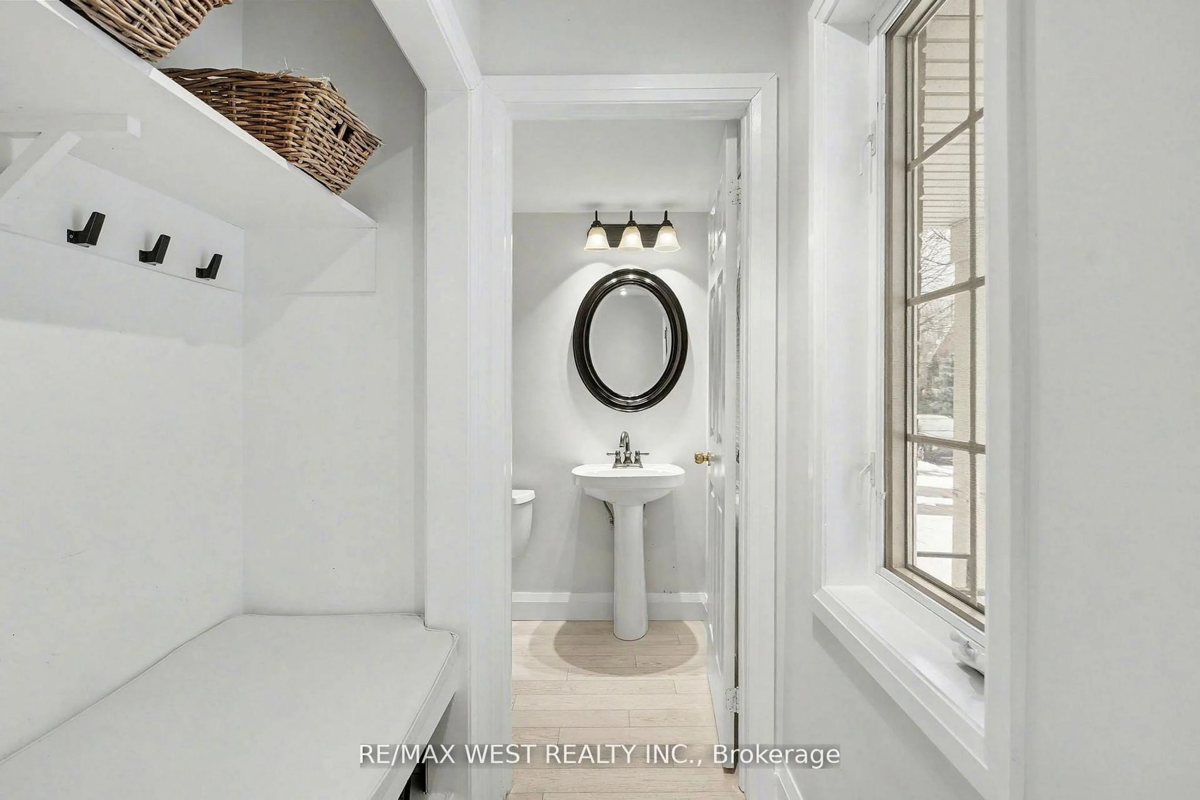 Contemporary bathroom, ceramic/tile floor for 2232 Casselman Crt, Burlington Ontario L7L 6T7