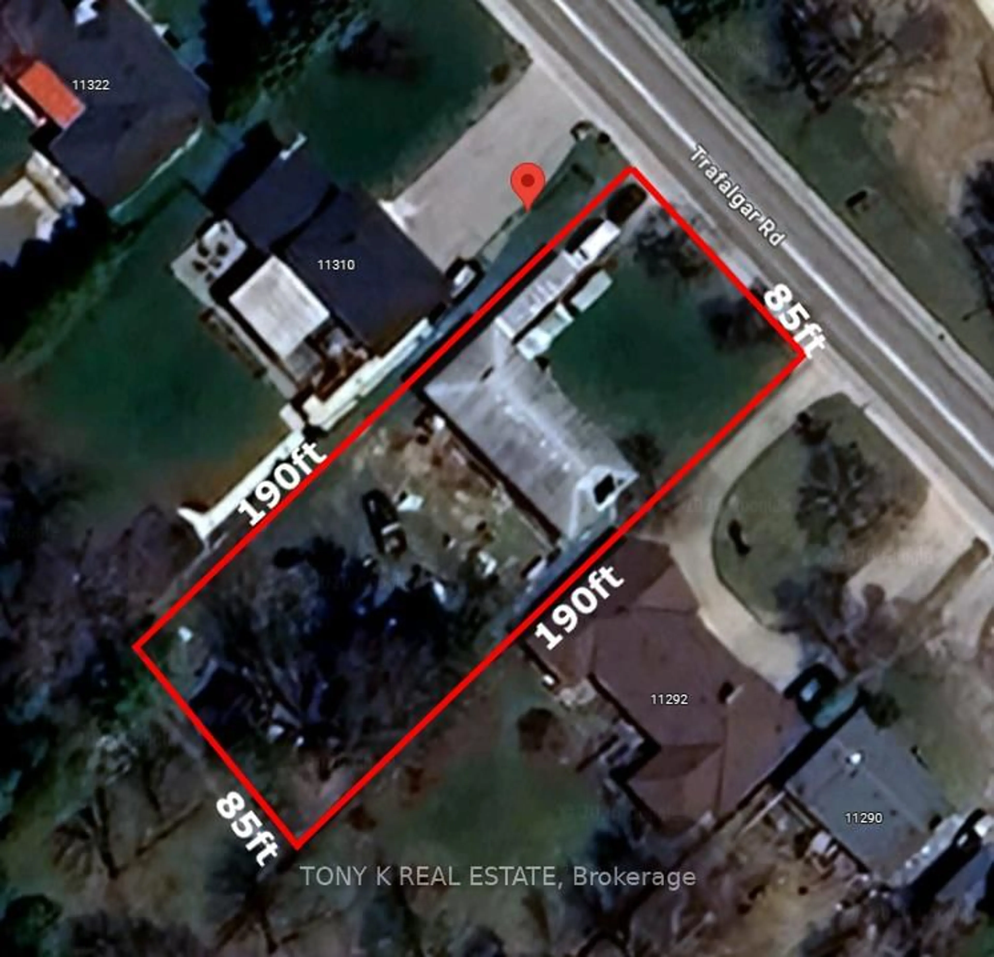 A pic from outside/outdoor area/front of a property/back of a property/a pic from drone, street for 11306 Trafalgar Rd, Halton Hills Ontario L7G 4S5