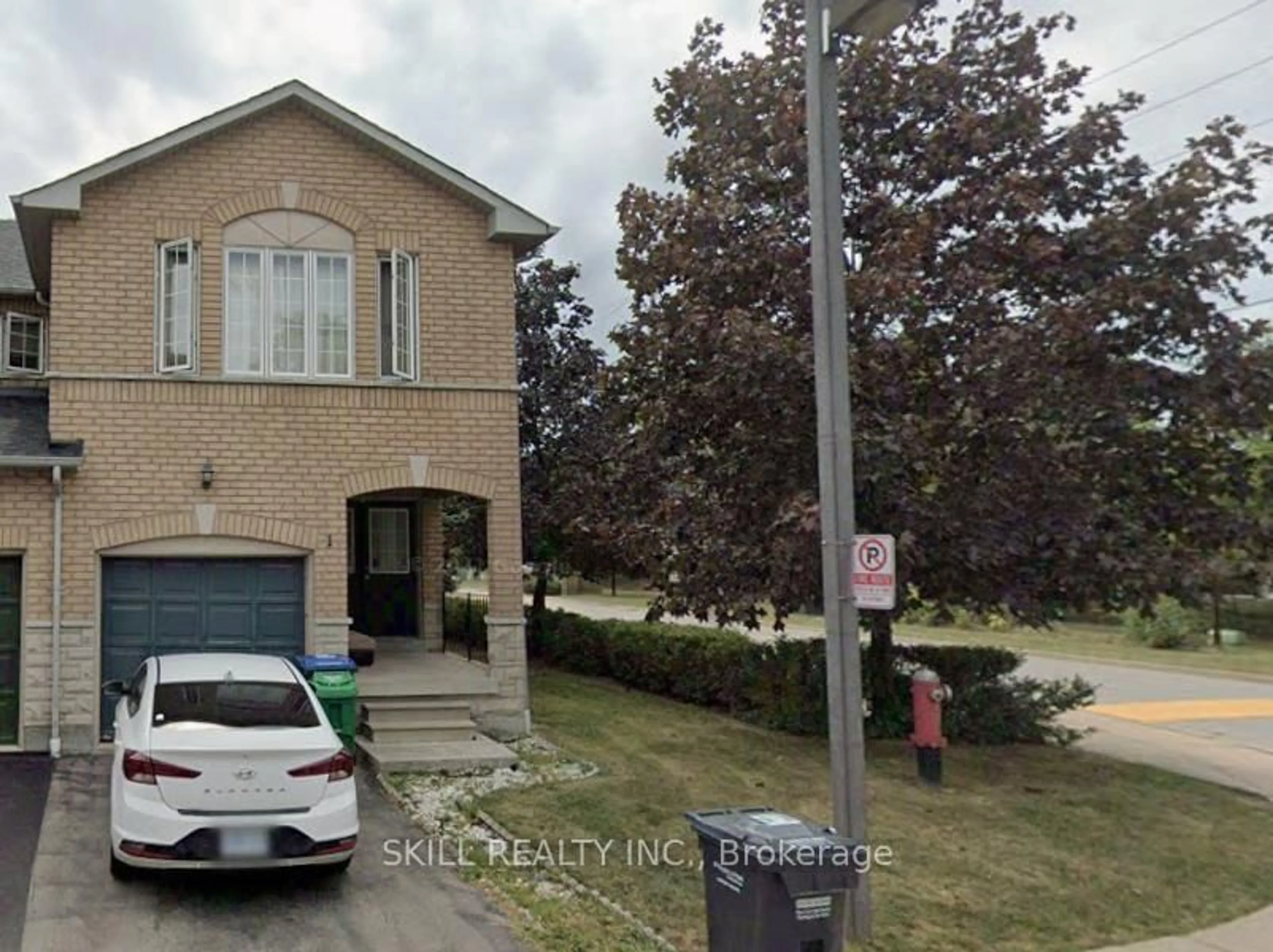A pic from outside/outdoor area/front of a property/back of a property/a pic from drone, street for 7115 Rexwood Rd #1, Mississauga Ontario L4T 4L3