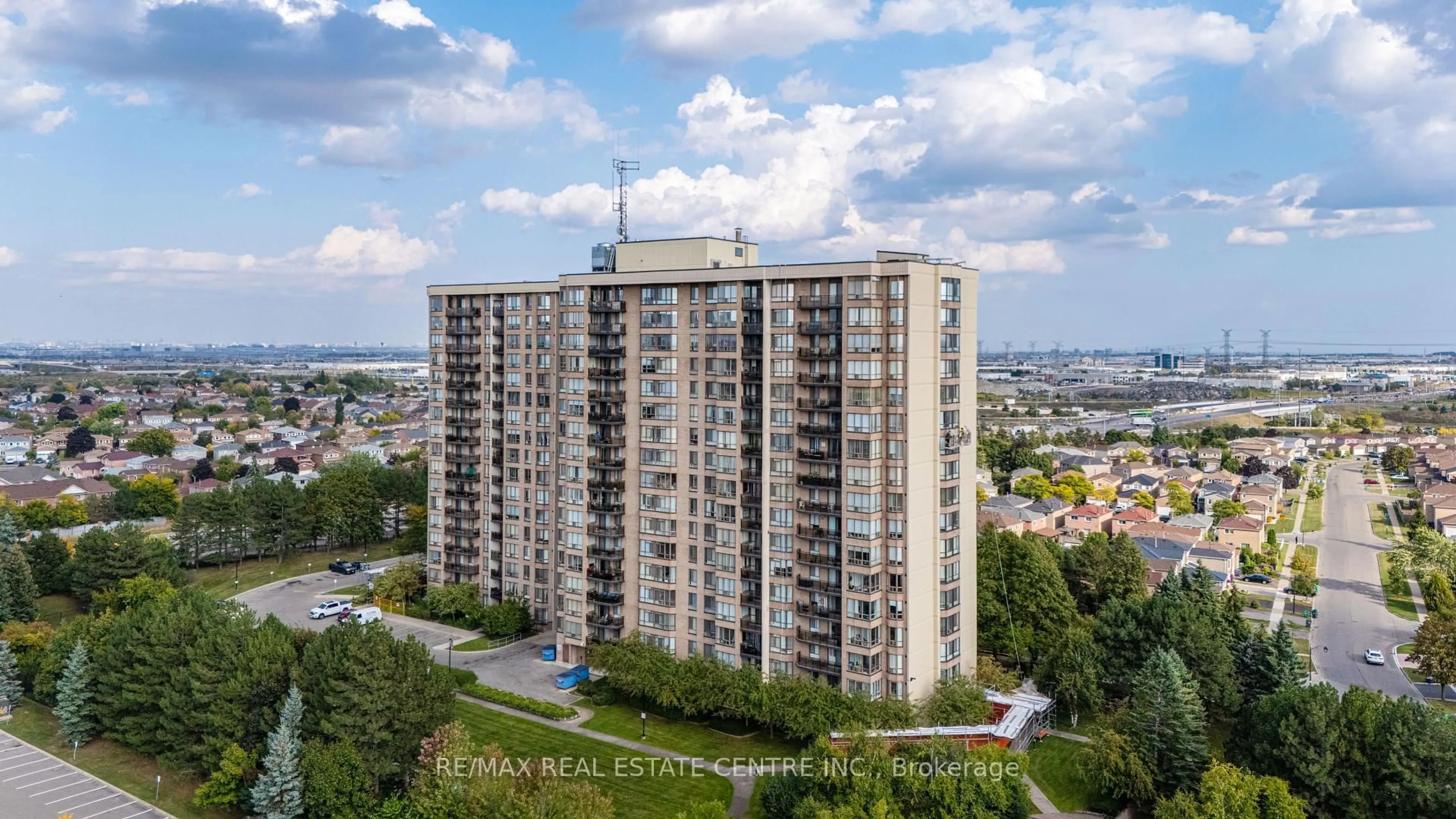 A pic from outside/outdoor area/front of a property/back of a property/a pic from drone, city buildings view from balcony for 20 Cherrytree Dr #802, Brampton Ontario L6Y 3V1