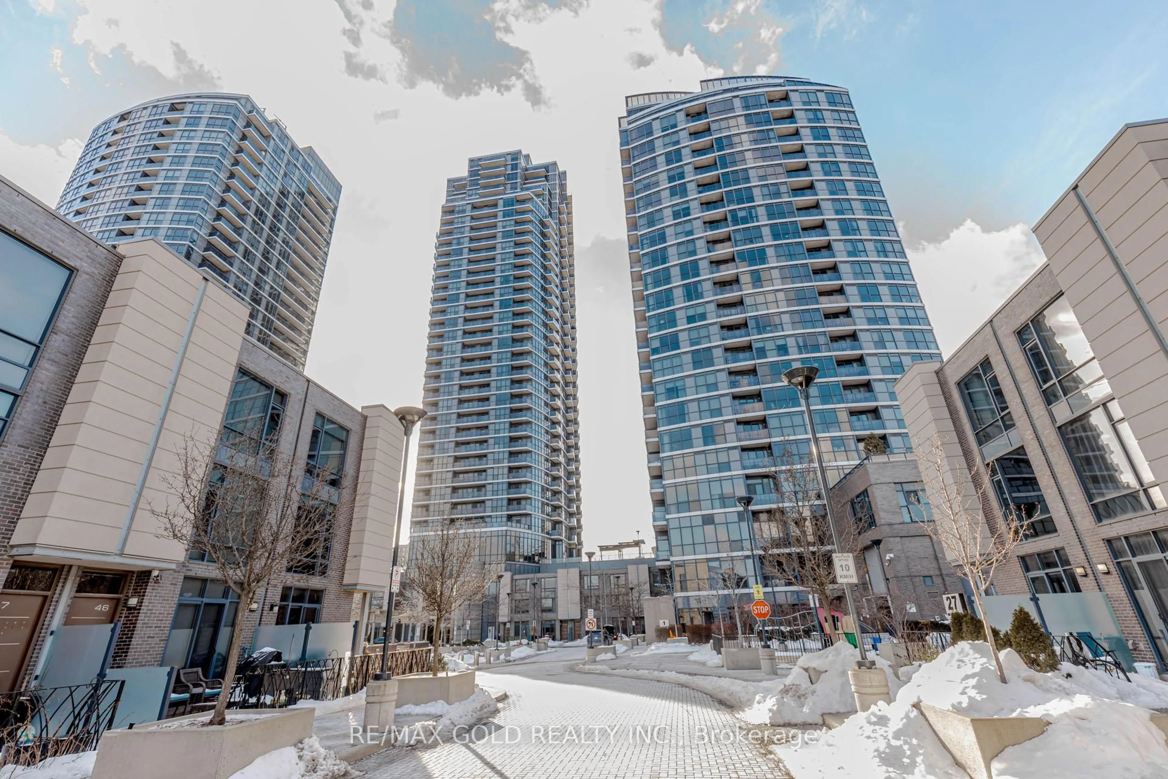 Unknown for 5 Valhalla Inn Rd #511, Toronto Ontario M9B 0B1