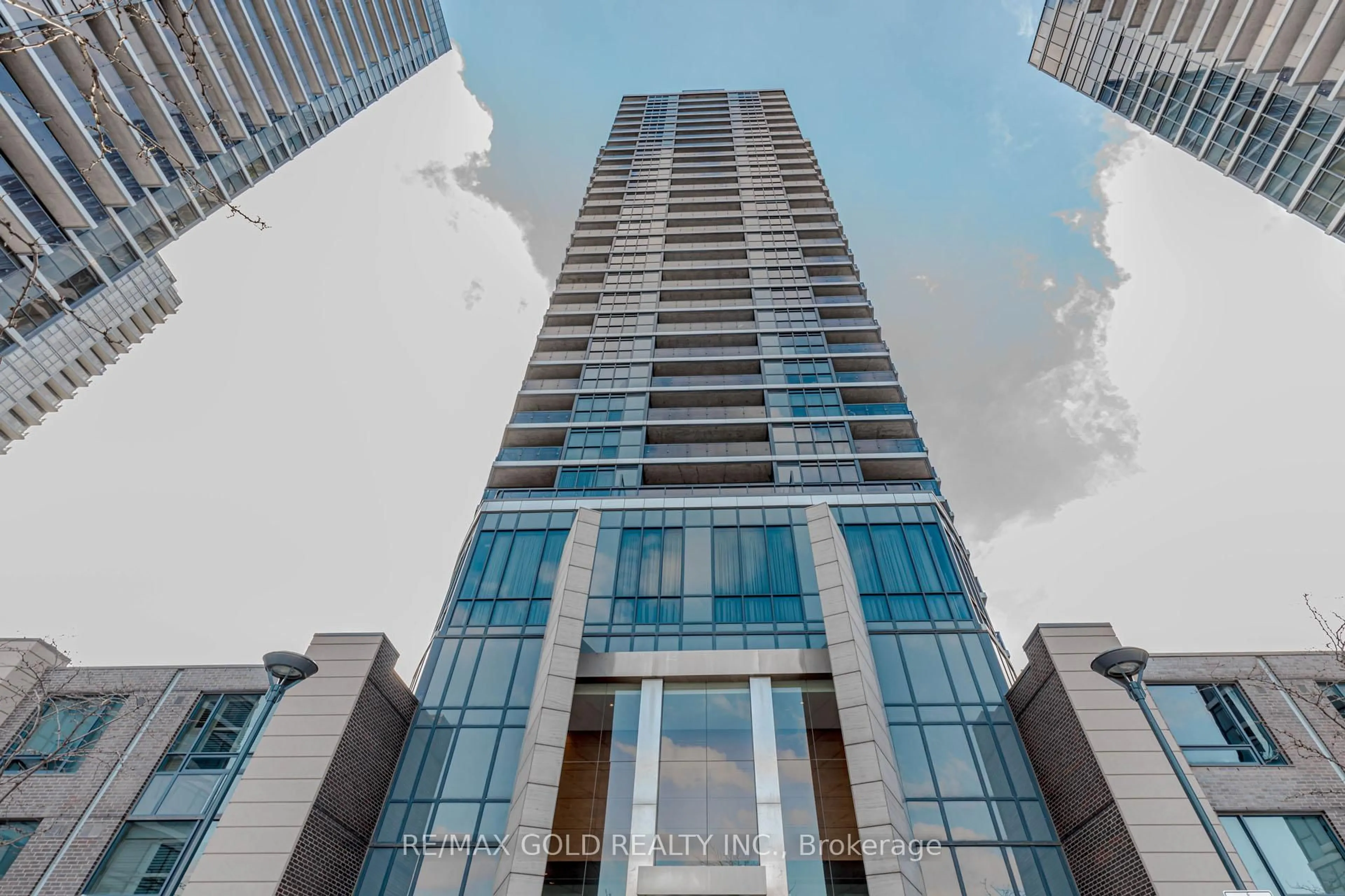 Indoor foyer for 5 Valhalla Inn Rd #511, Toronto Ontario M9B 0B1