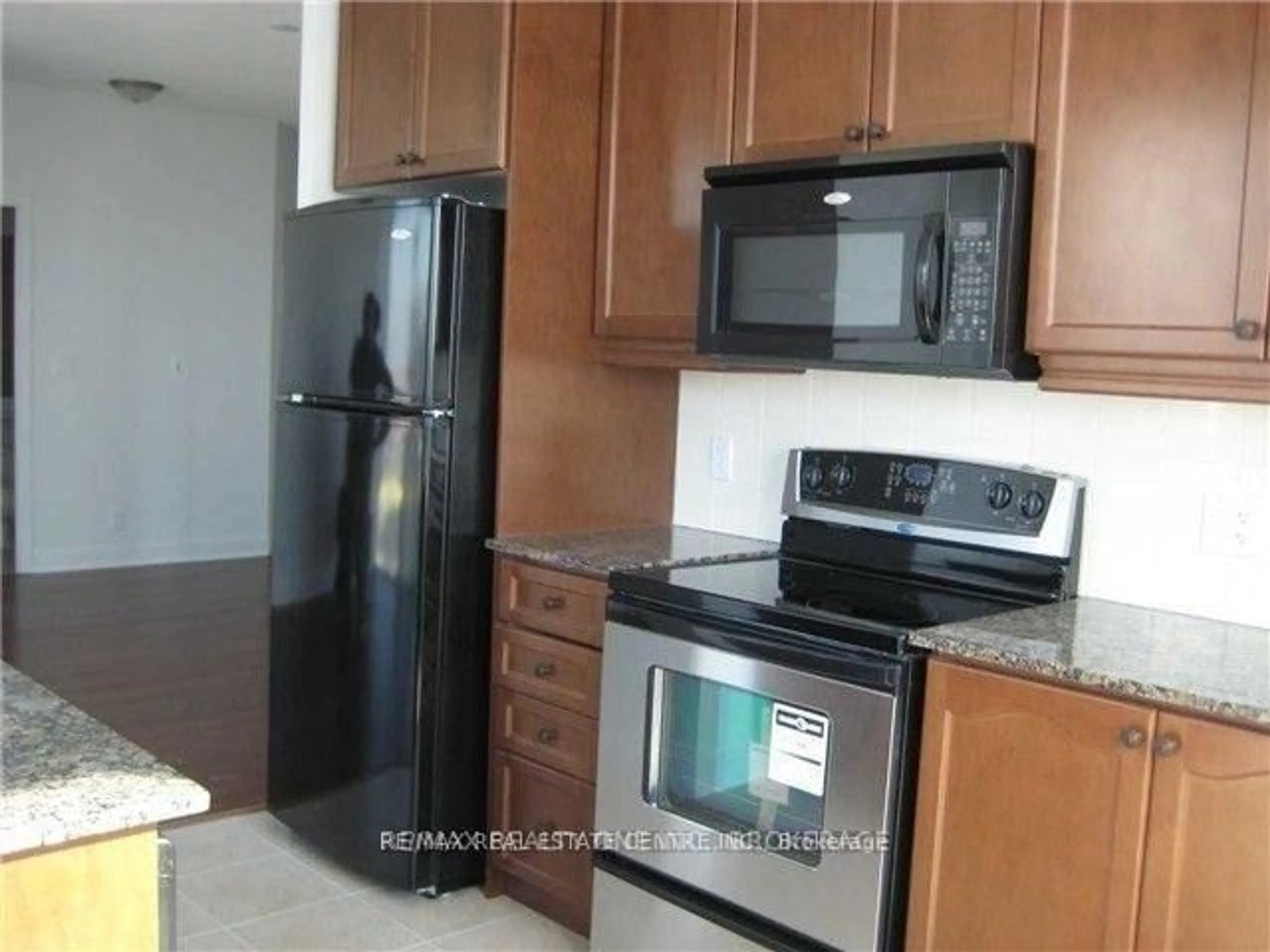 Standard kitchen, unknown for 80 Absolute Ave #1409, Mississauga Ontario L4Z 0A5