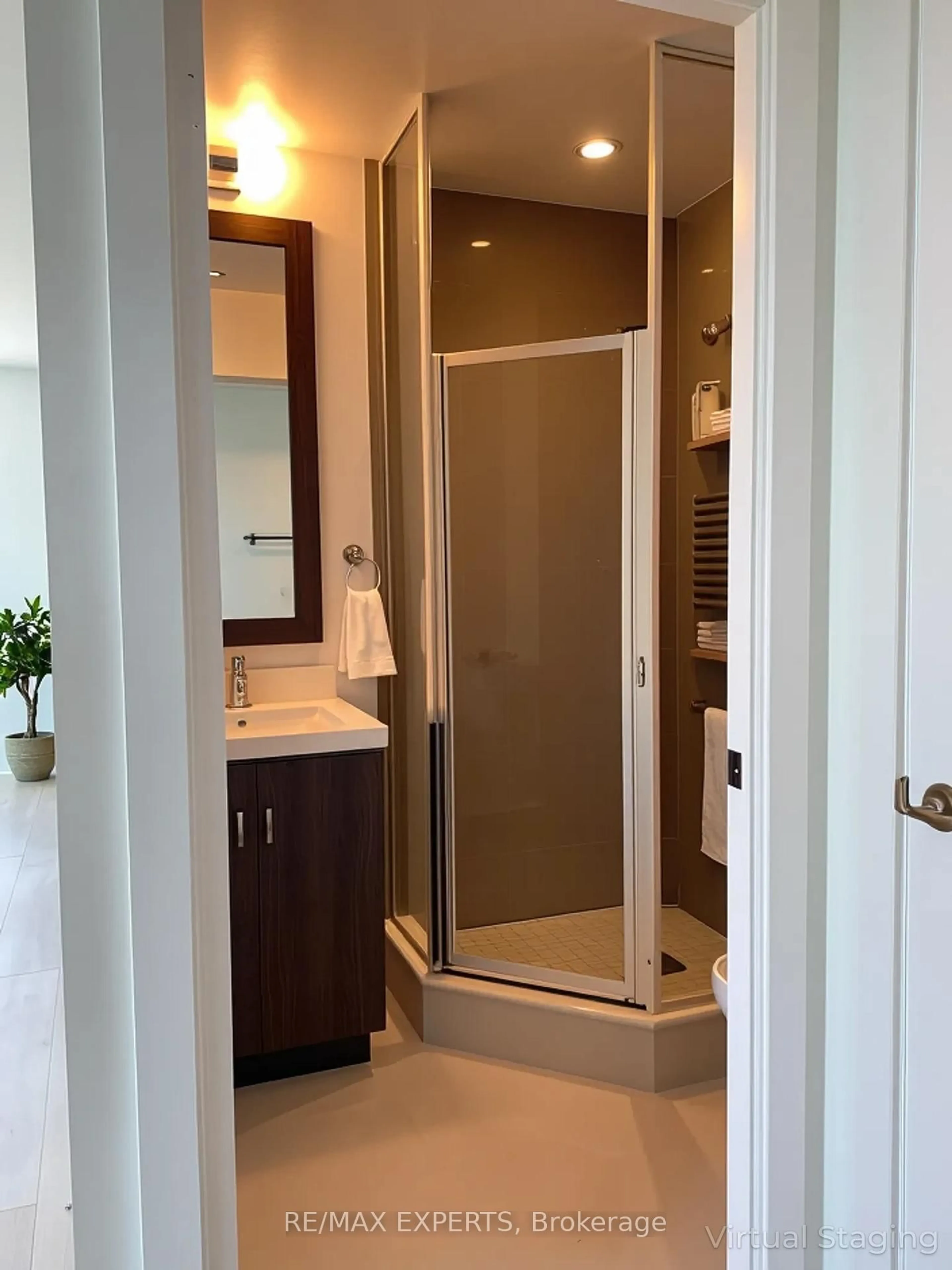 Contemporary bathroom, ceramic/tile floor for 7 Mabelle Ave #3309, Toronto Ontario M9A 0C9