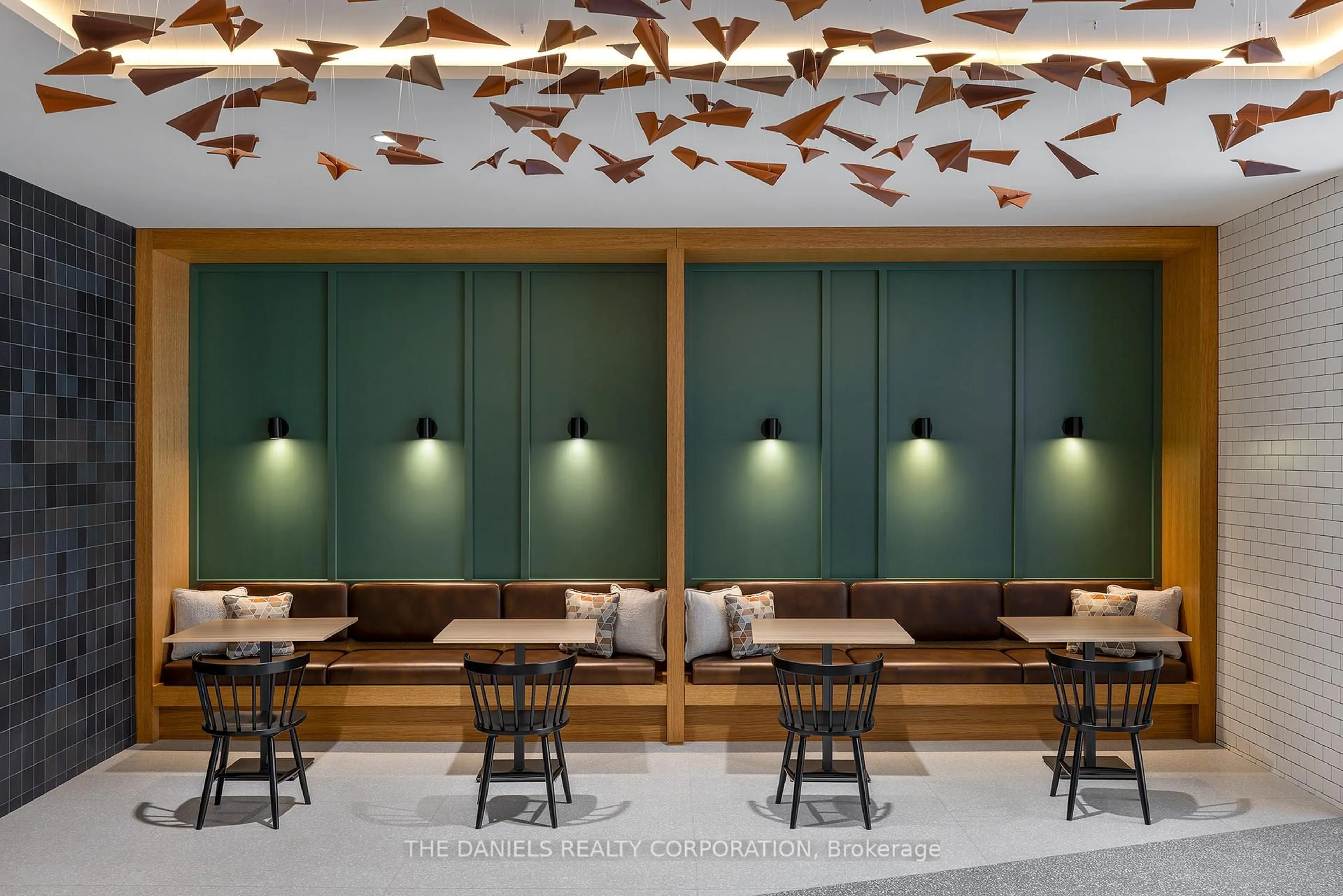 Lobby for 2495 Eglinton Ave #413, Mississauga Ontario L5M 2T2