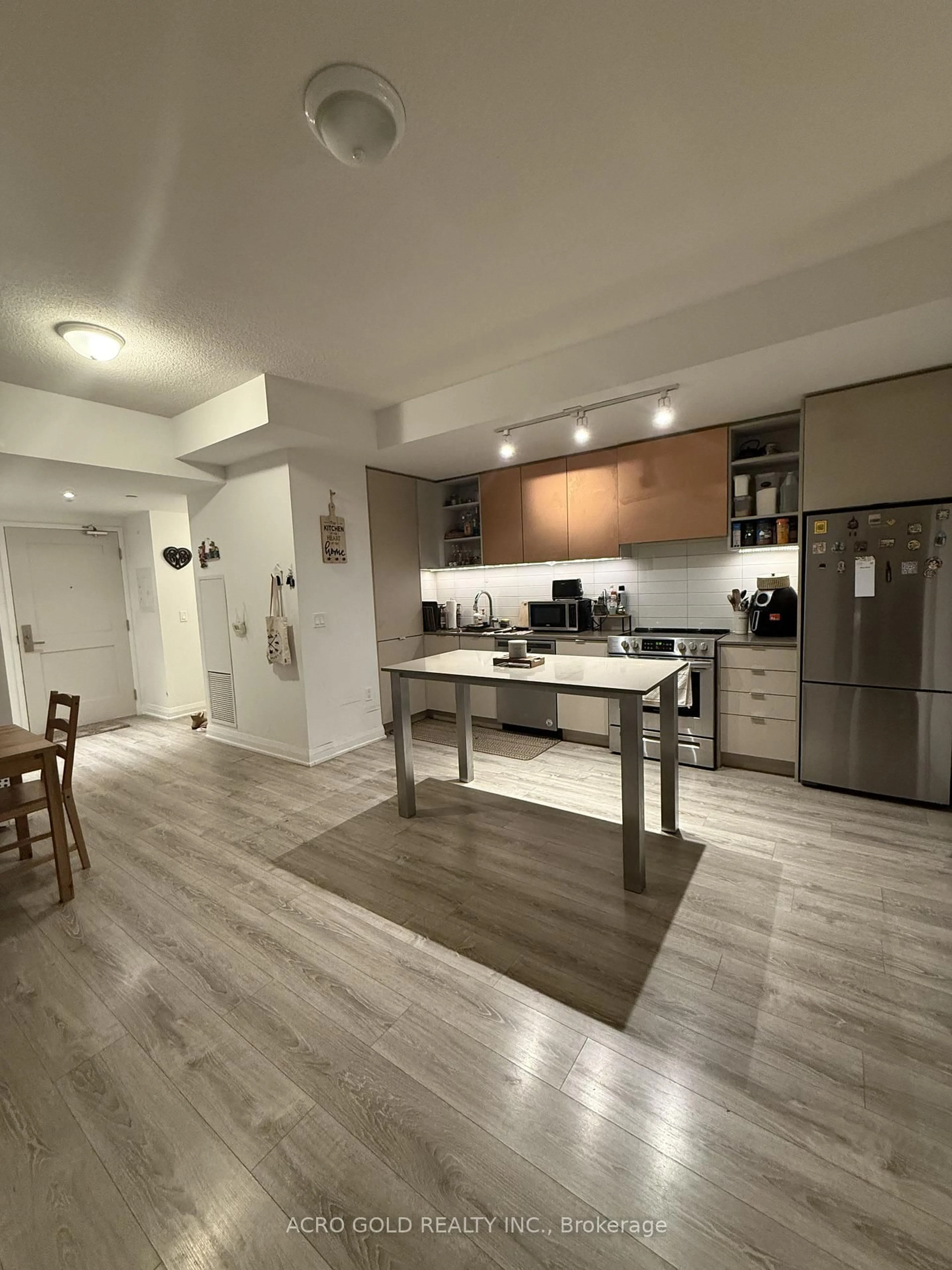 Open concept kitchen, unknown for 10 Gibbs Rd #712, Toronto Ontario M9B 0E2