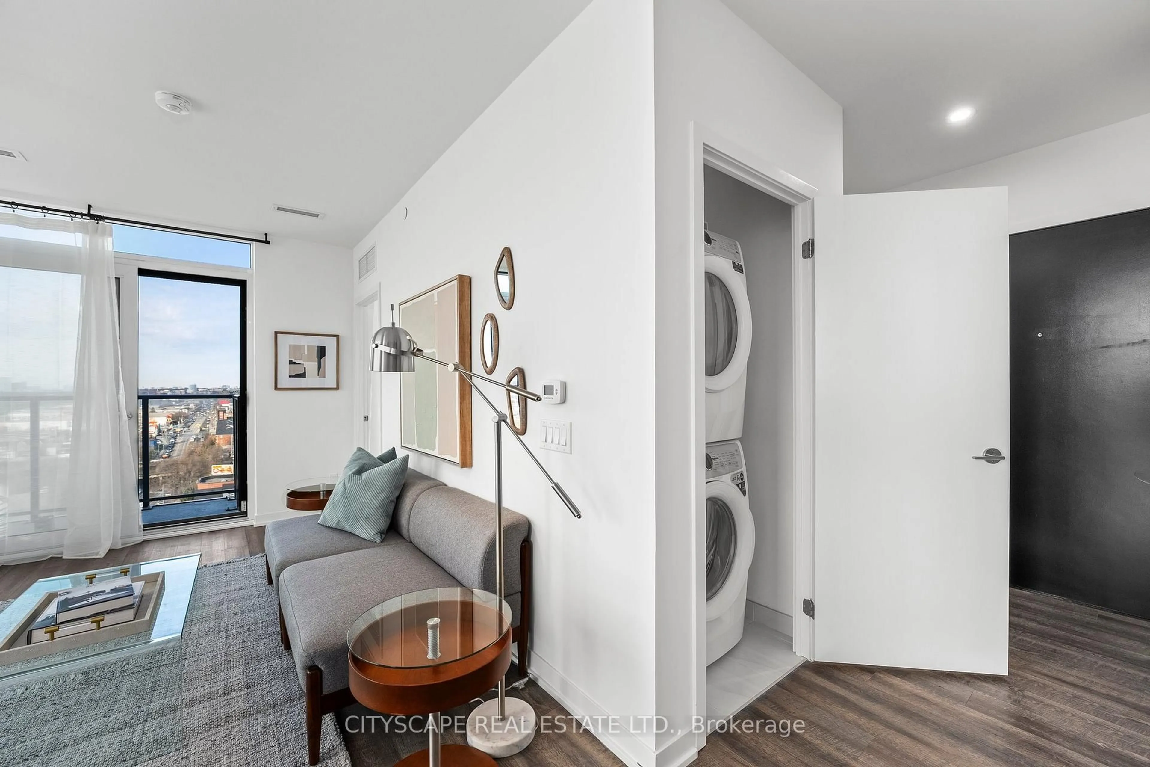 Indoor entryway for 1808 St. Clair Ave #1104, Toronto Ontario M6N 0C1