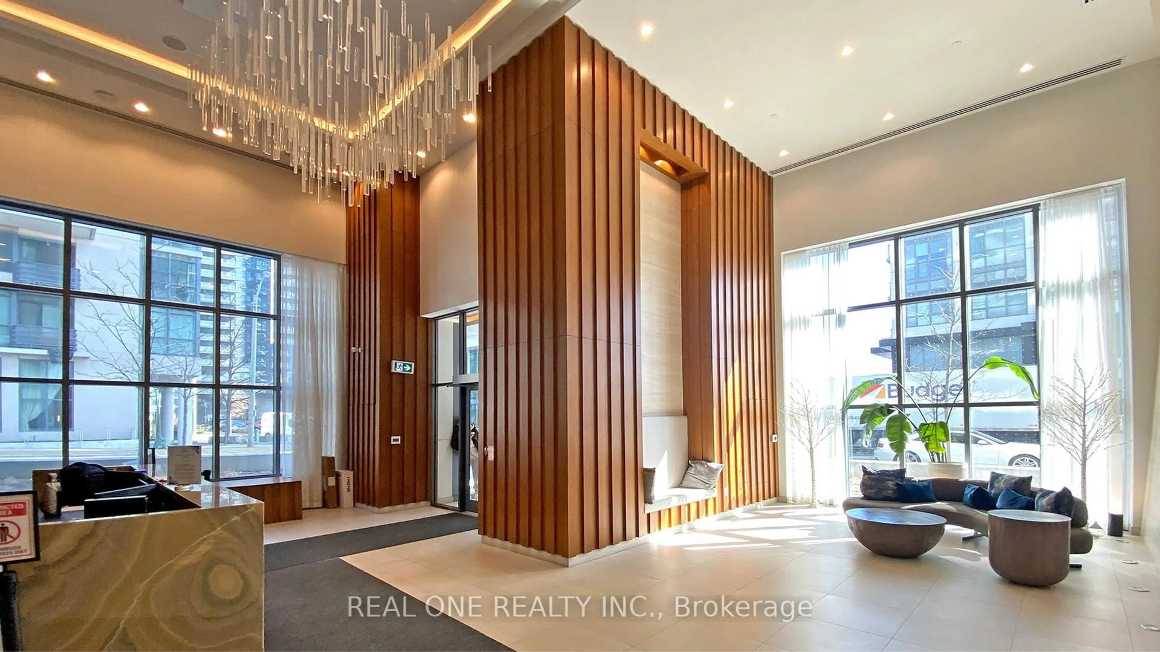 Indoor foyer for 70 Annie Craig Dr #808, Toronto Ontario M8V 0G2