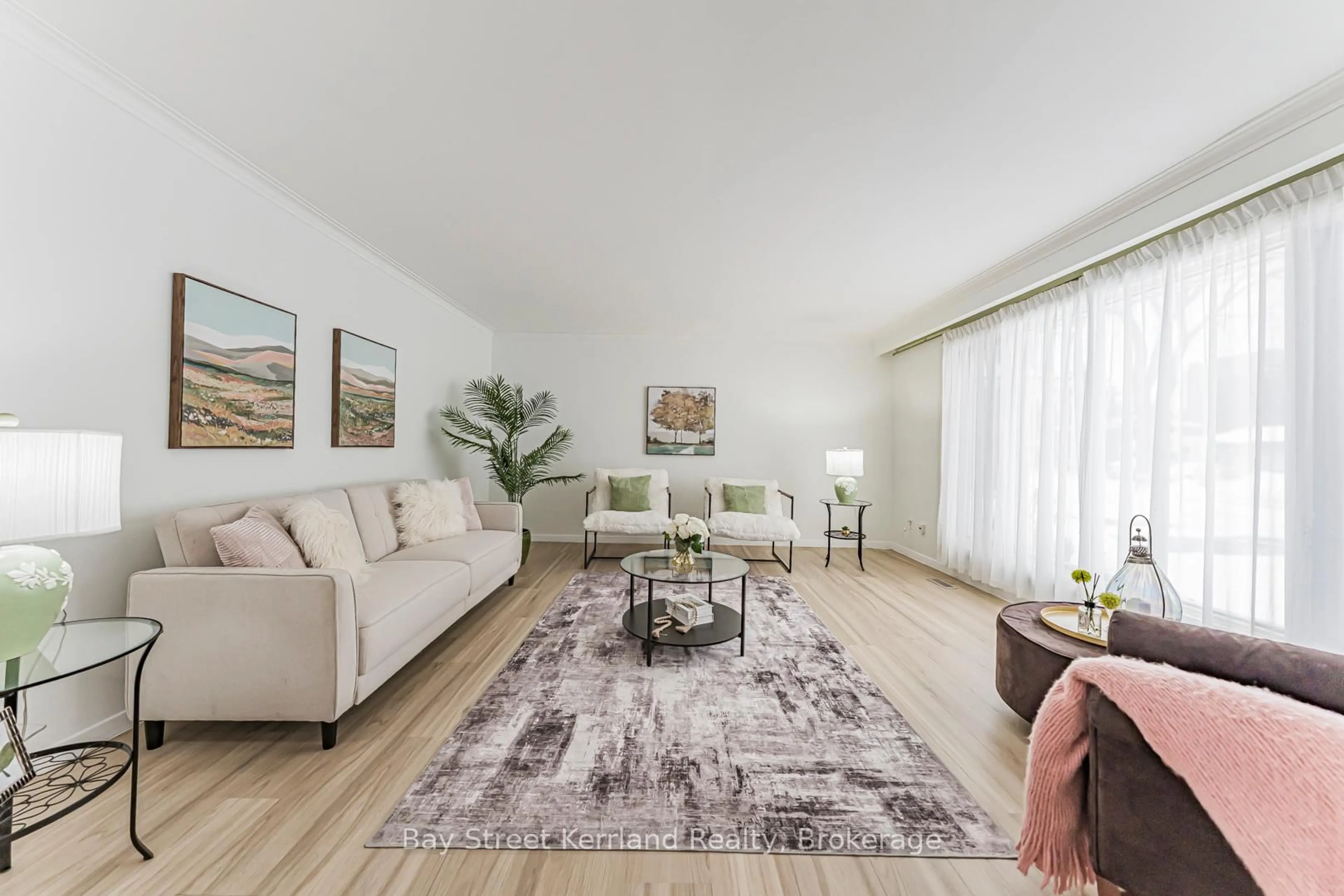 Living room with furniture, wood/laminate floor for 2393 SPEYSIDE Dr, Mississauga Ontario L5K 1X5