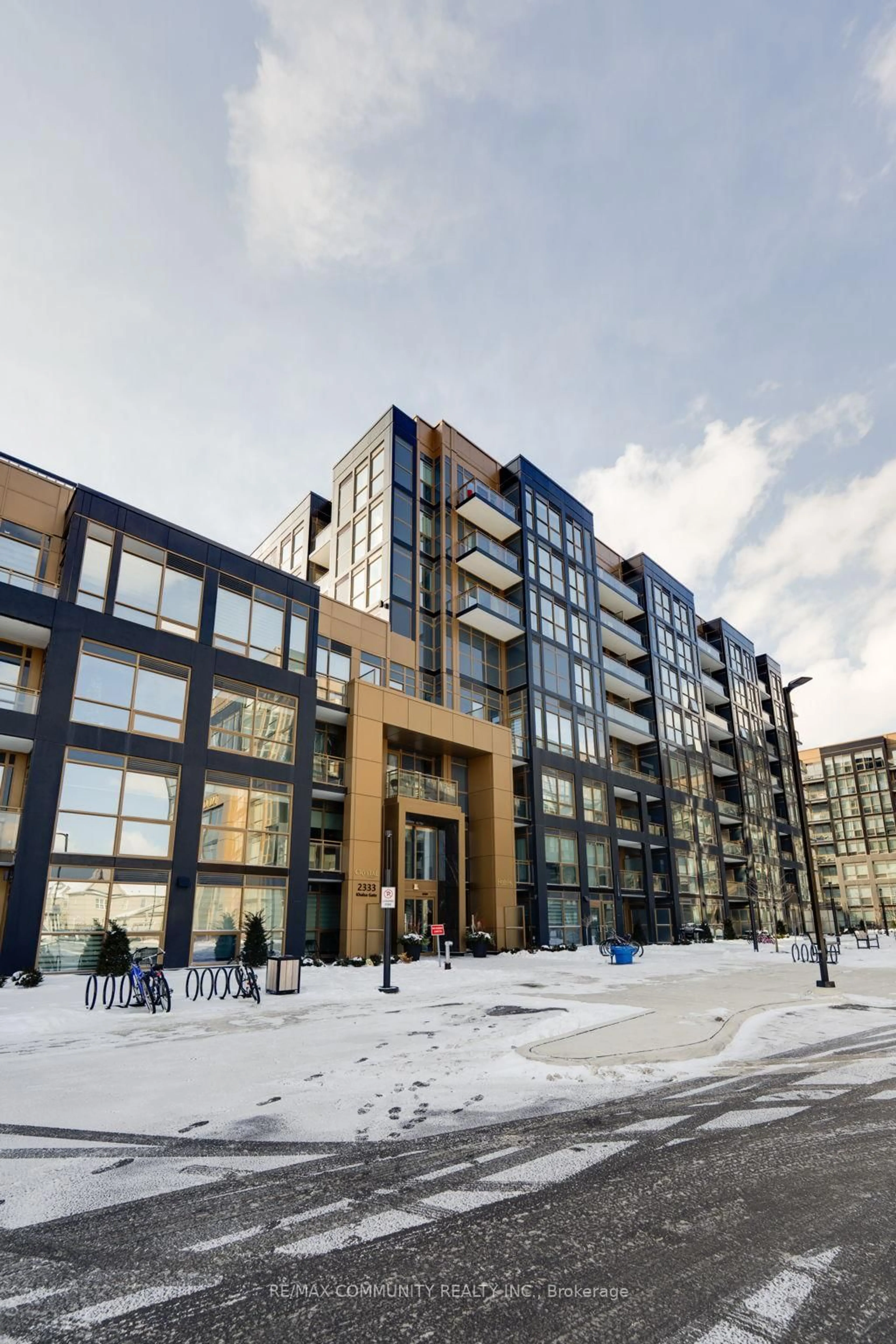 Indoor foyer for 2333 Khalsa Gate #708, Oakville Ontario L6M 0X7