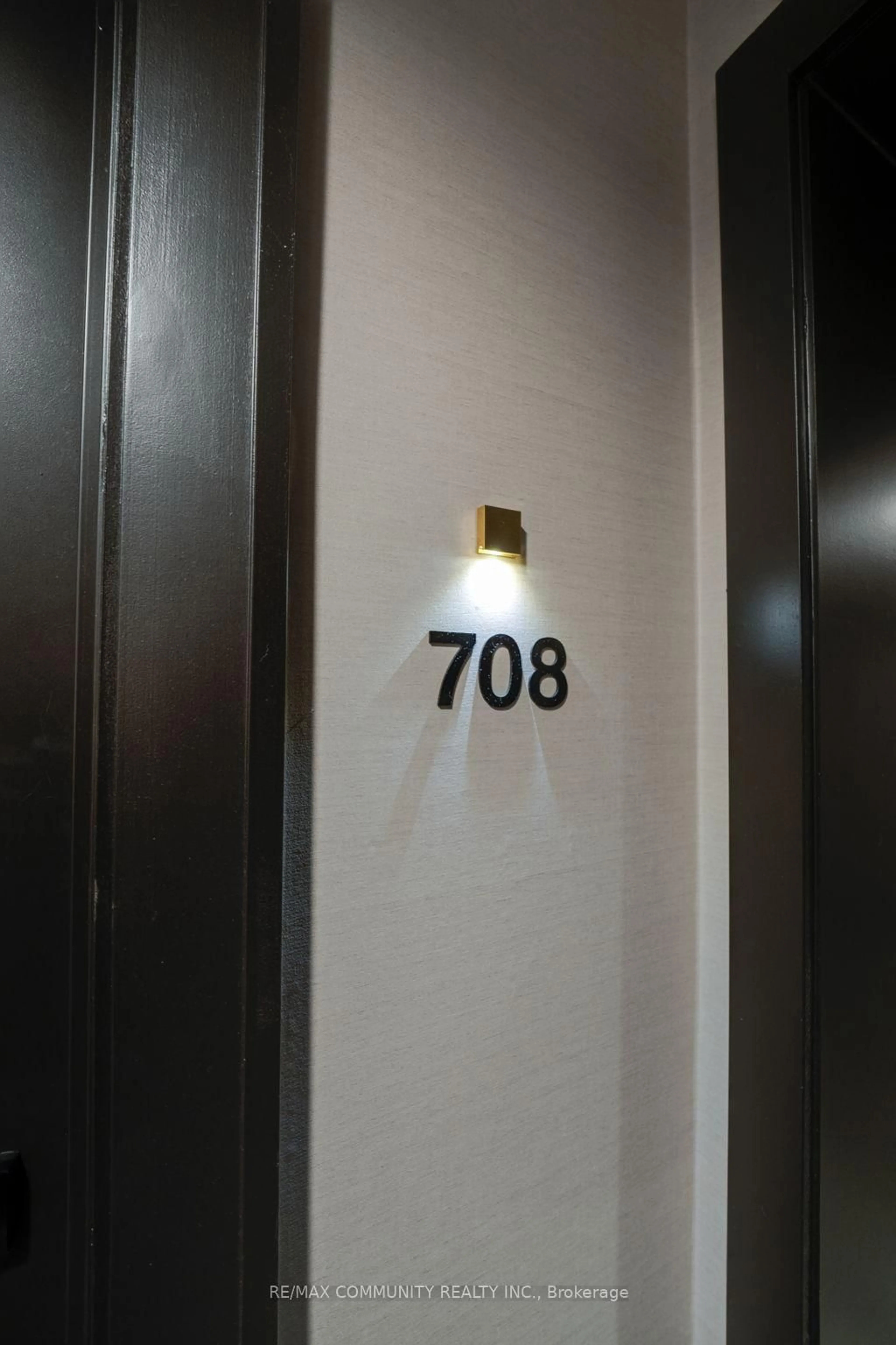 Unknown for 2333 Khalsa Gate #708, Oakville Ontario L6M 0X7