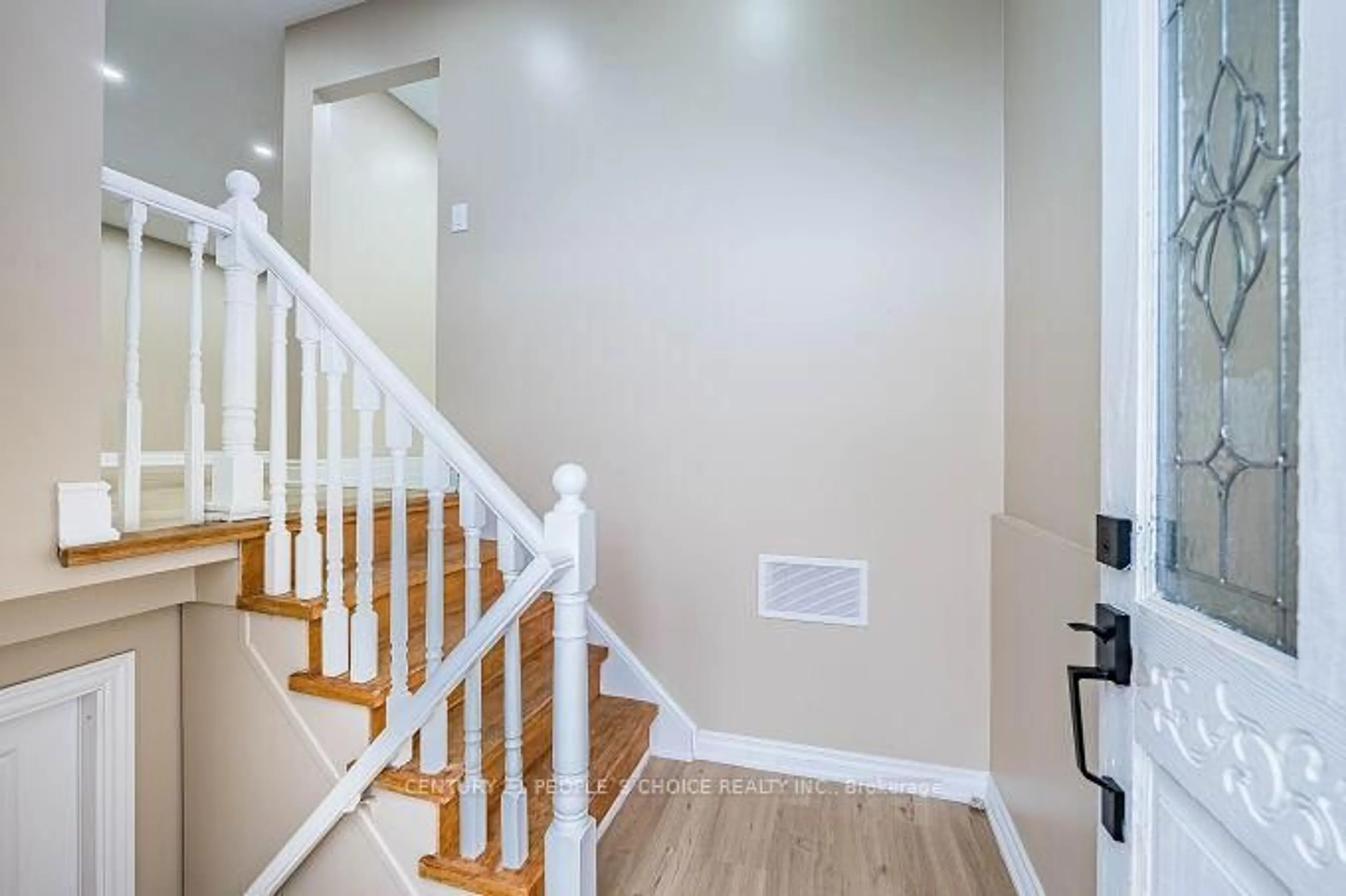 Stairs for 453 Ginger Dwns, Mississauga Ontario L5A 3A8