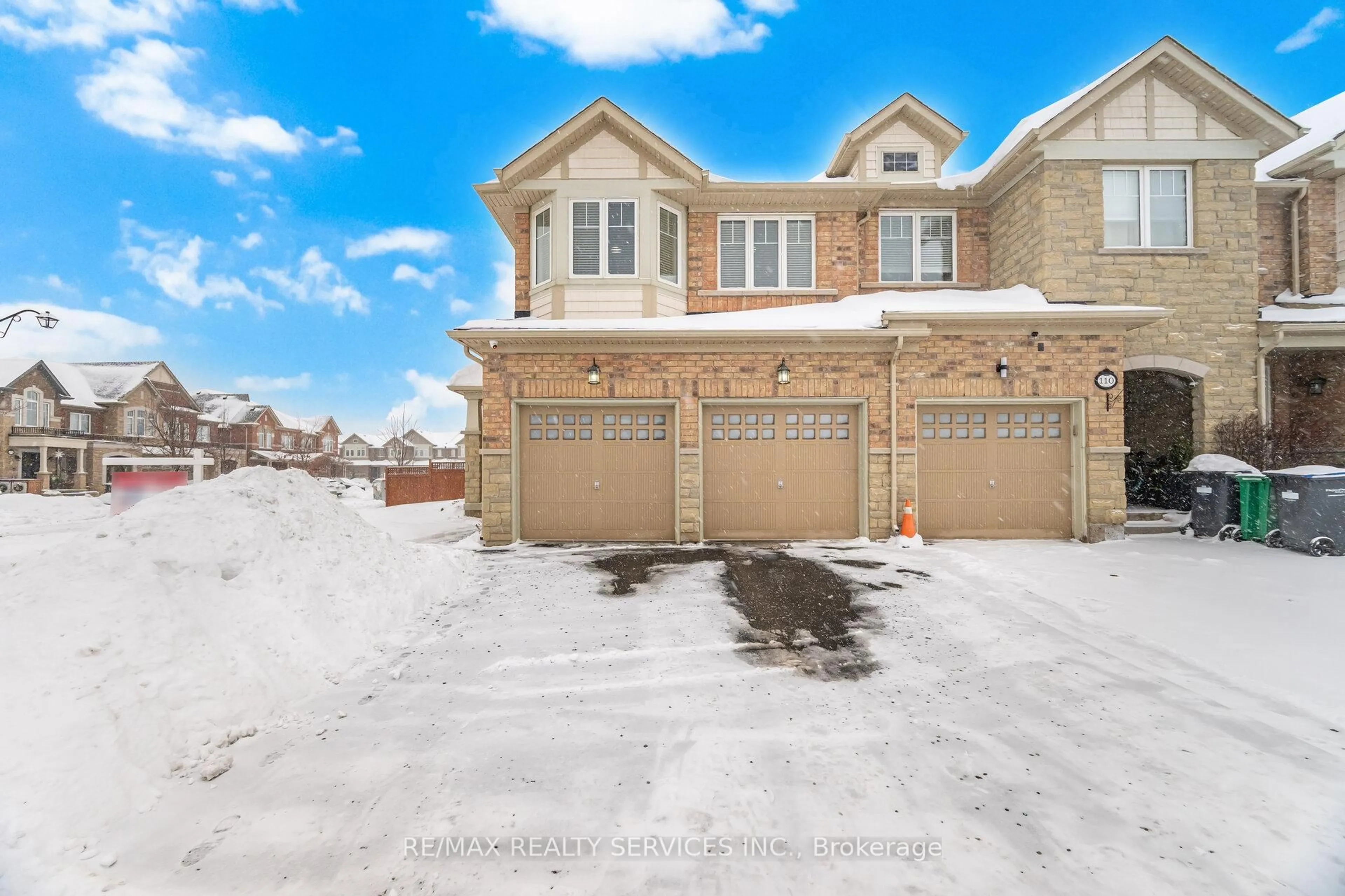 A pic from outside/outdoor area/front of a property/back of a property/a pic from drone, street for 112 Mcpherson Rd, Caledon Ontario L7C 4A7