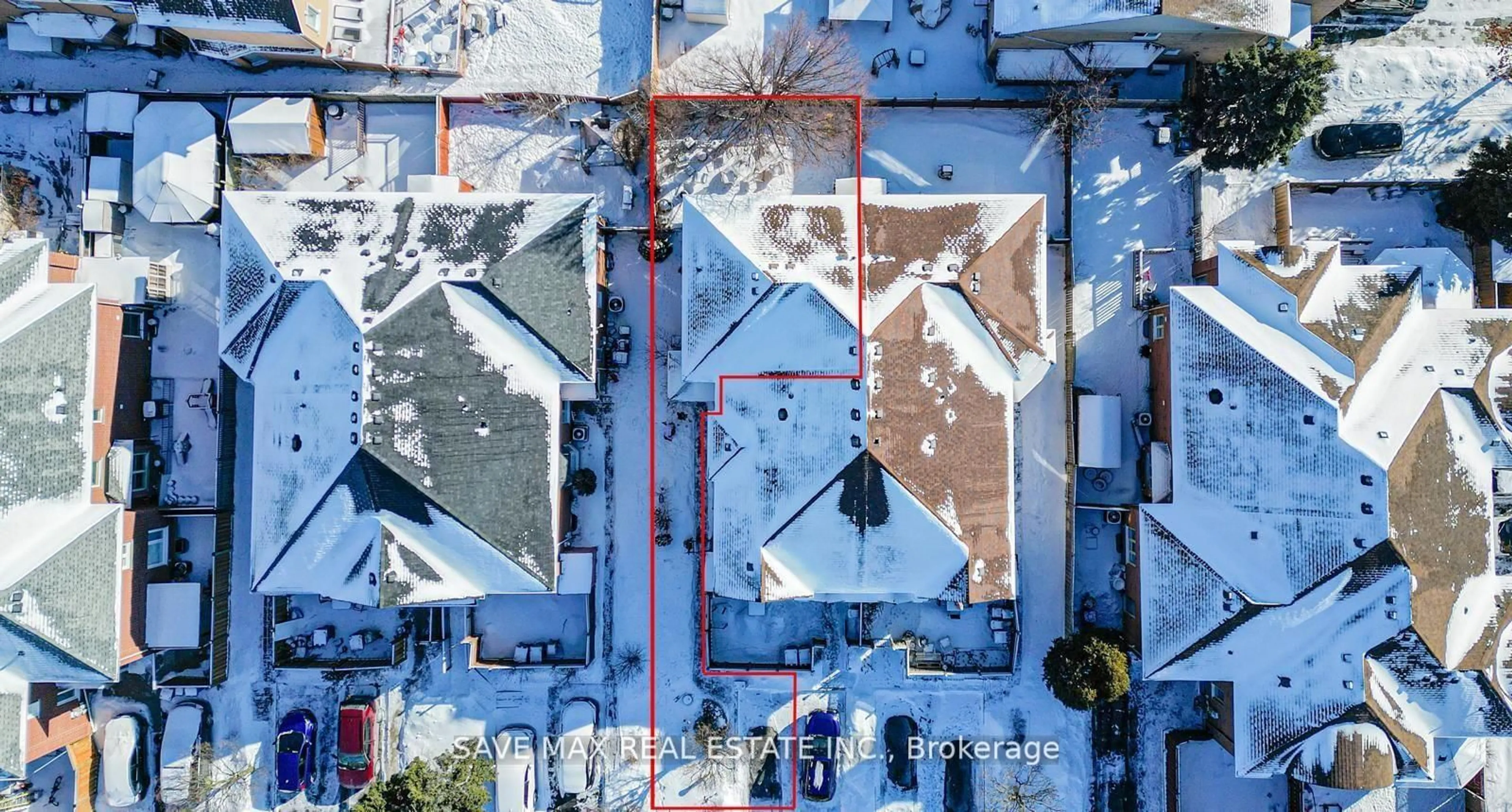 A pic from outside/outdoor area/front of a property/back of a property/a pic from drone, street for 13 Pressed Brick Dr, Brampton Ontario L6V 4K8