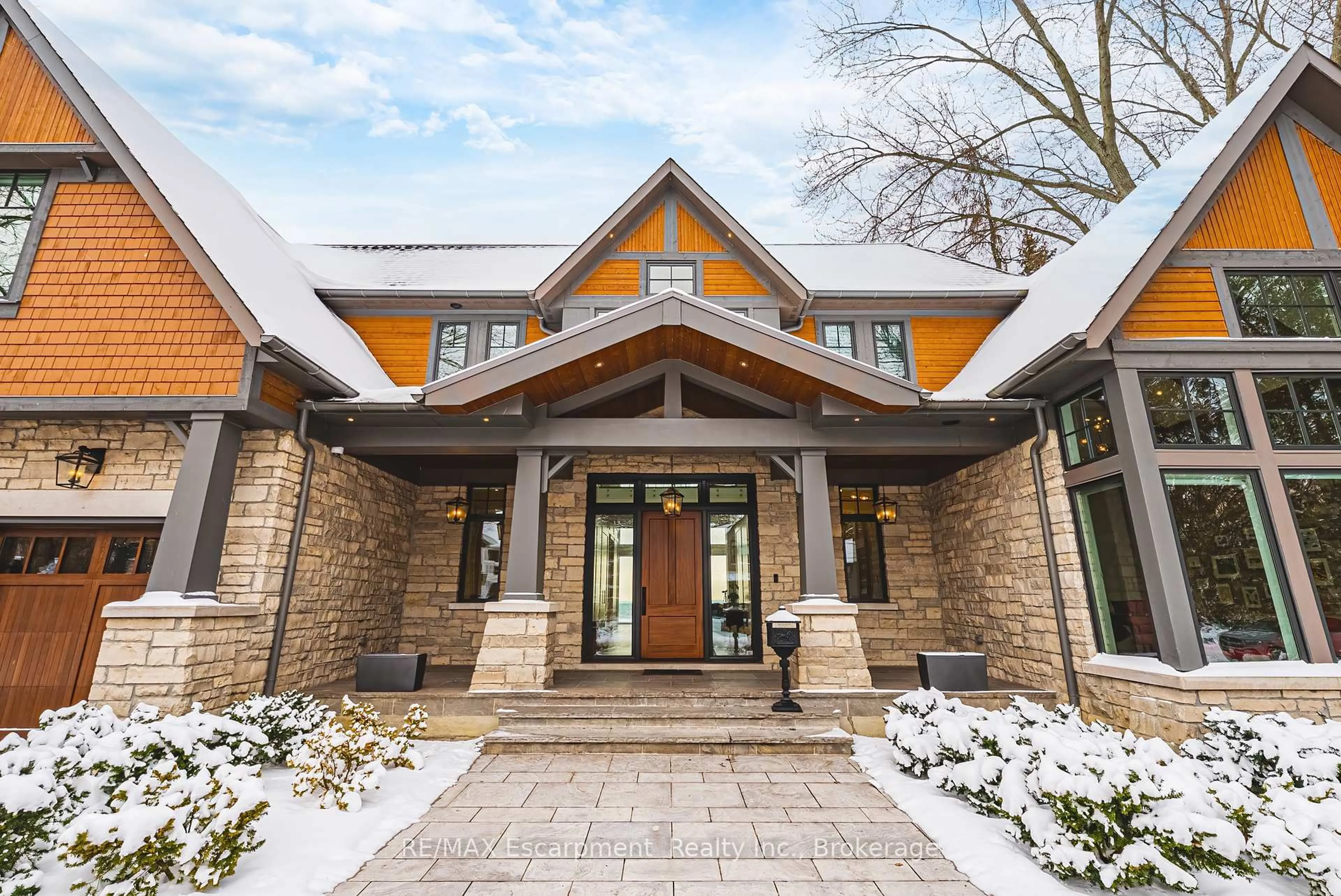 Home with brick exterior material, unknown for 140 Secord Lane, Burlington Ontario L7L 2H7