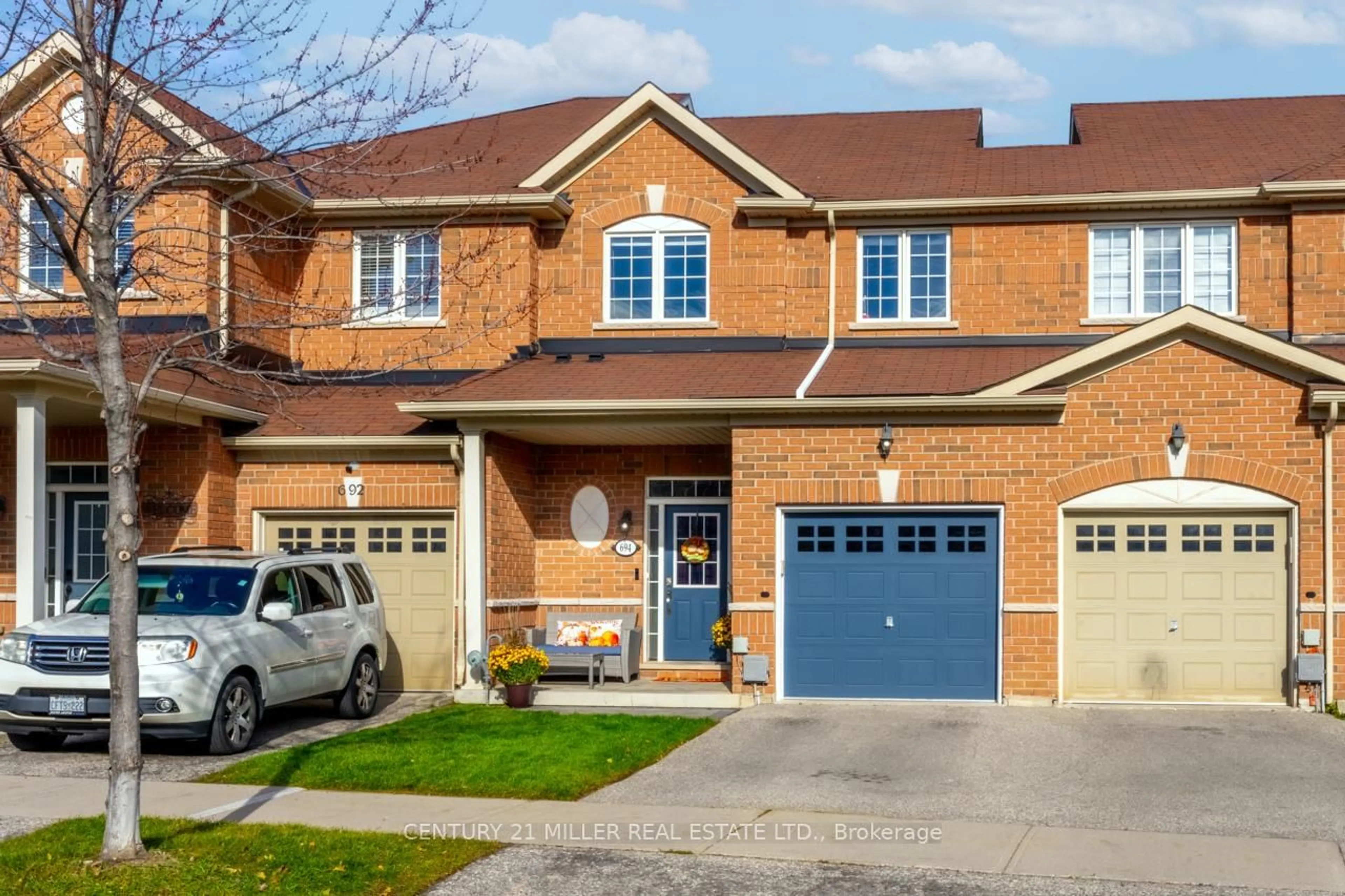 Home with brick exterior material, street for 694 Sauve St, Milton Ontario L9T 8M4