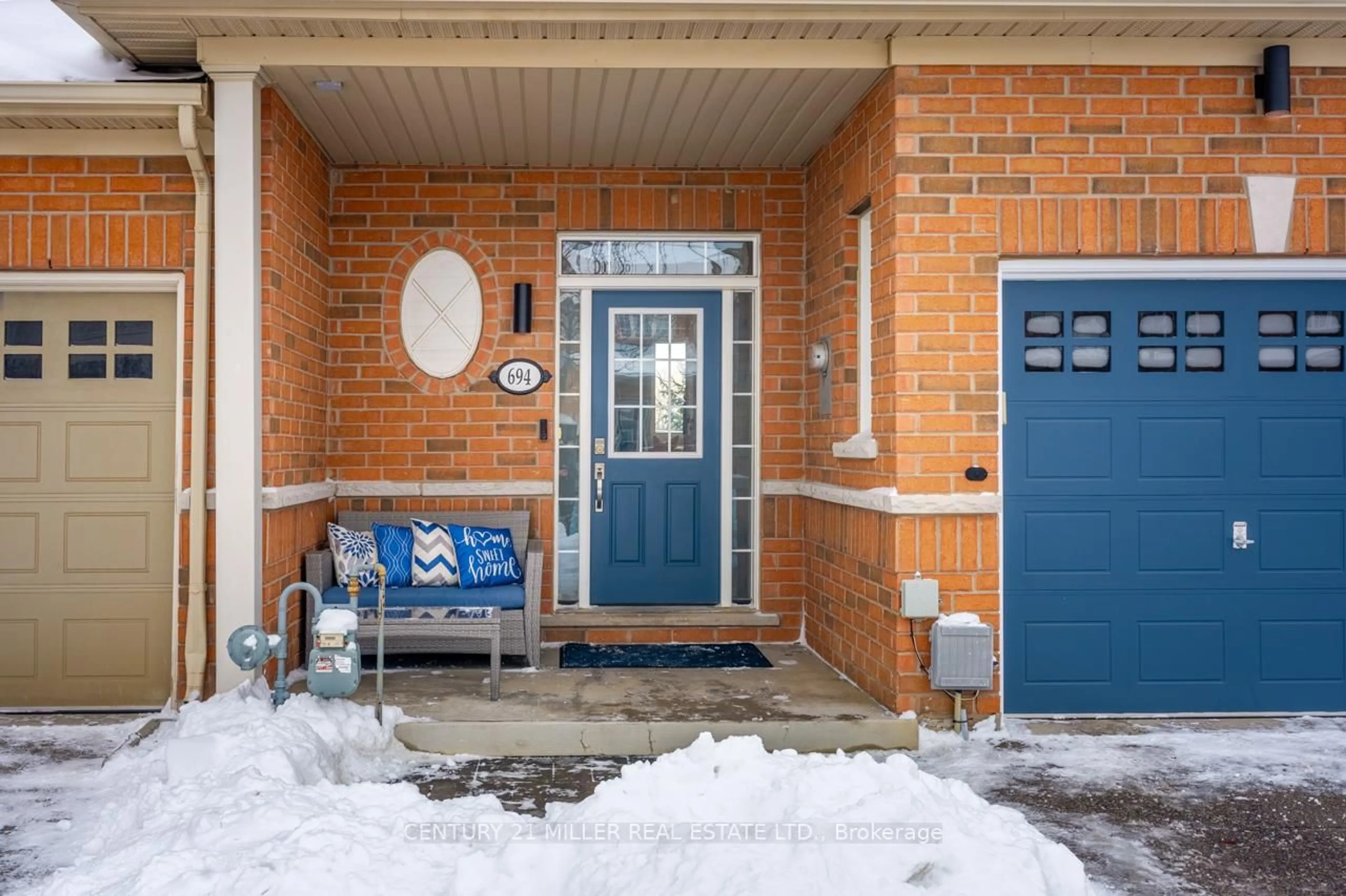 Indoor entryway for 694 Sauve St, Milton Ontario L9T 8M4