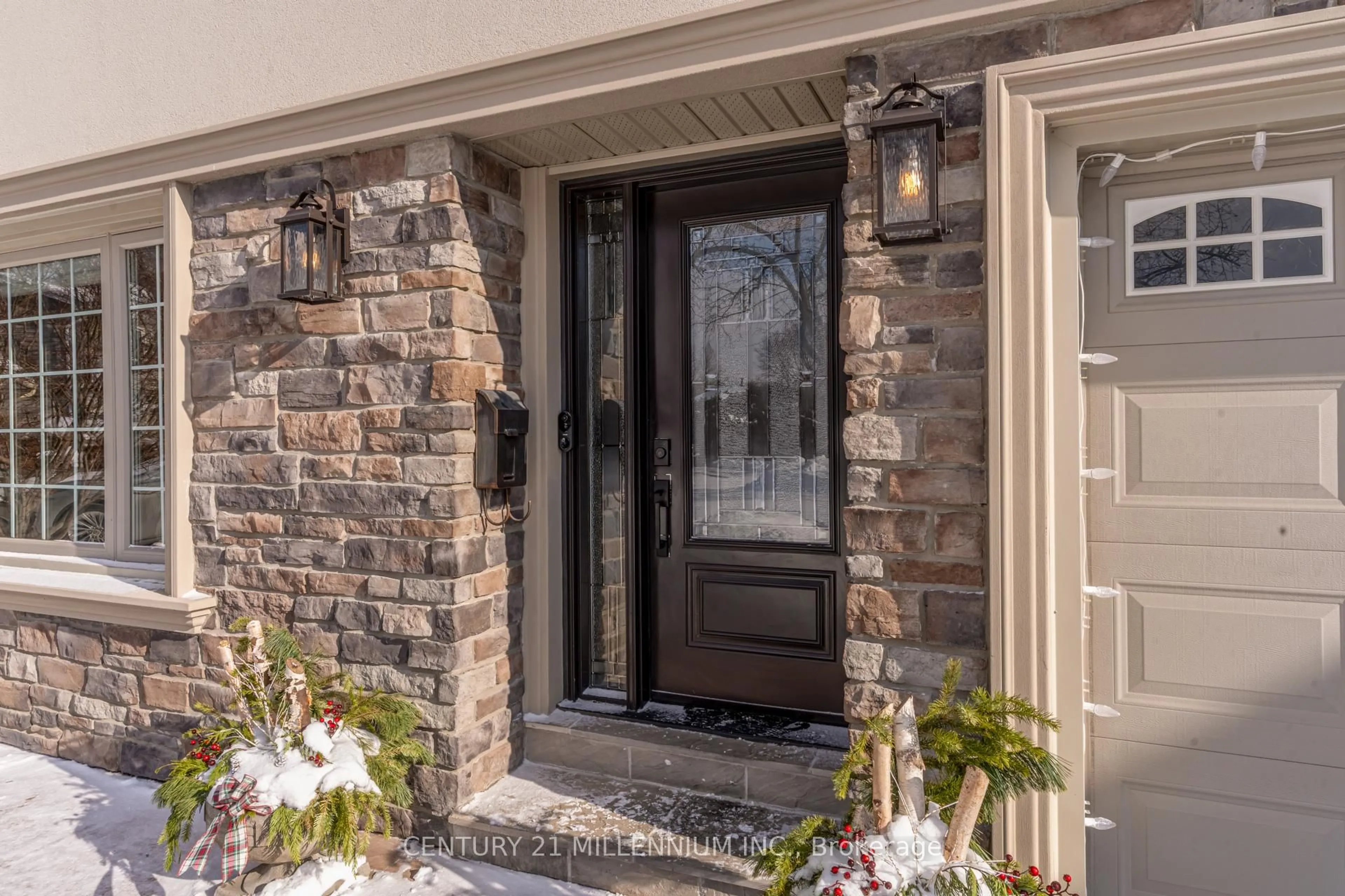 Indoor entryway for 58 Ridgehill Dr, Brampton Ontario L6Y 2C6