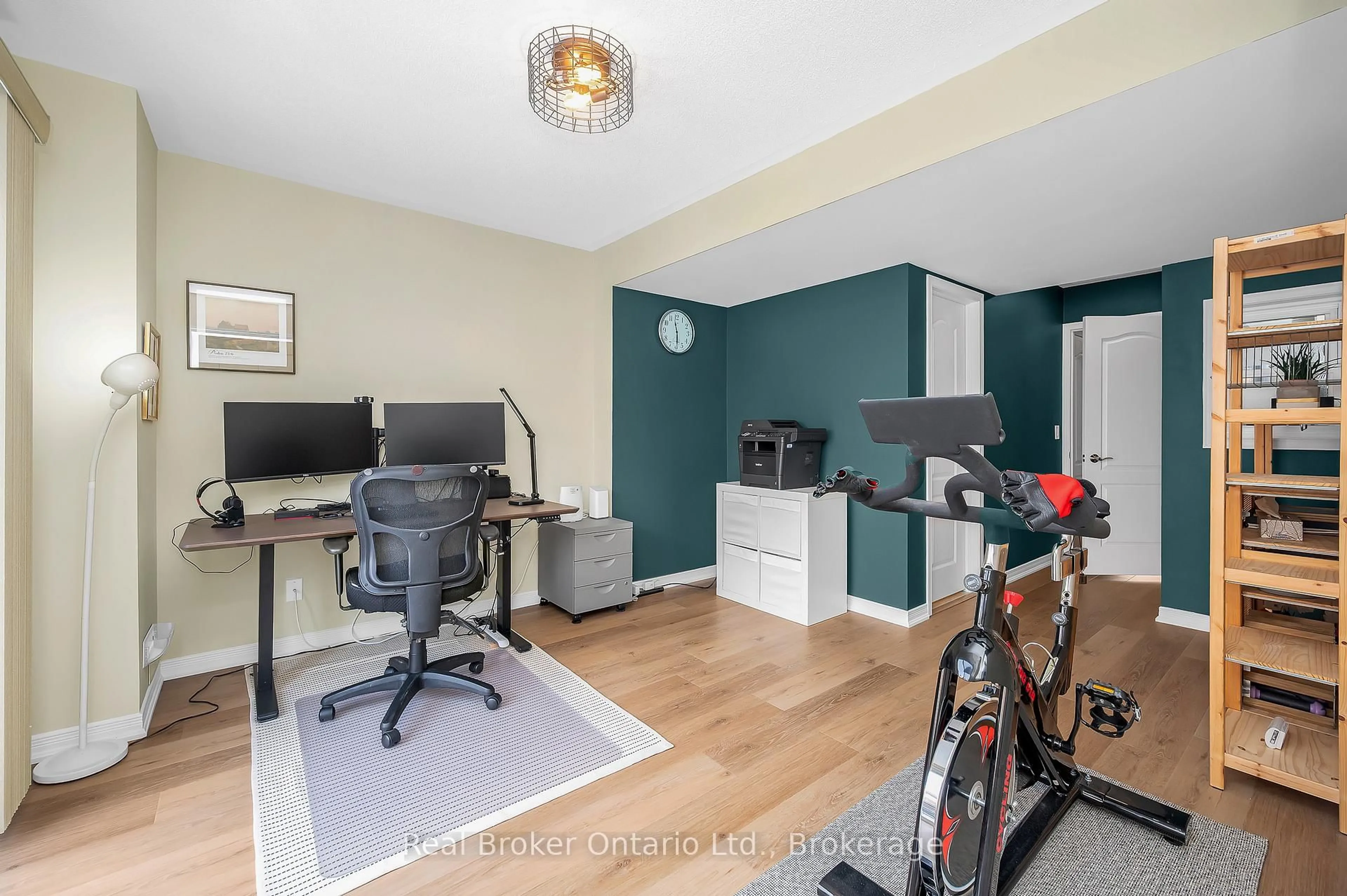 A pic of a room for 3897 Quiet Creek Dr, Mississauga Ontario L5M 8B5