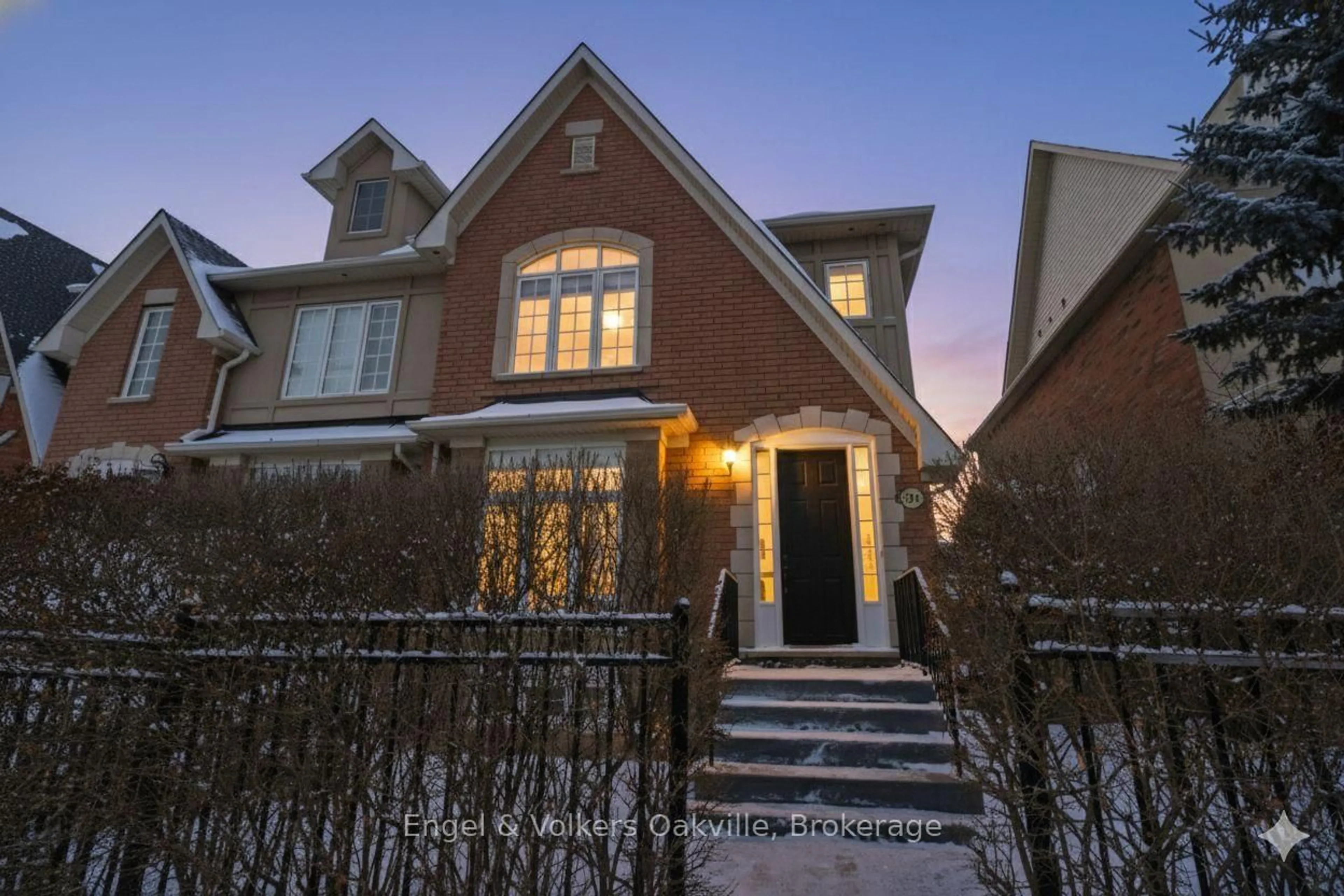 Home with brick exterior material, street for 3340 Eglinton Ave, Mississauga Ontario L5M 7K8