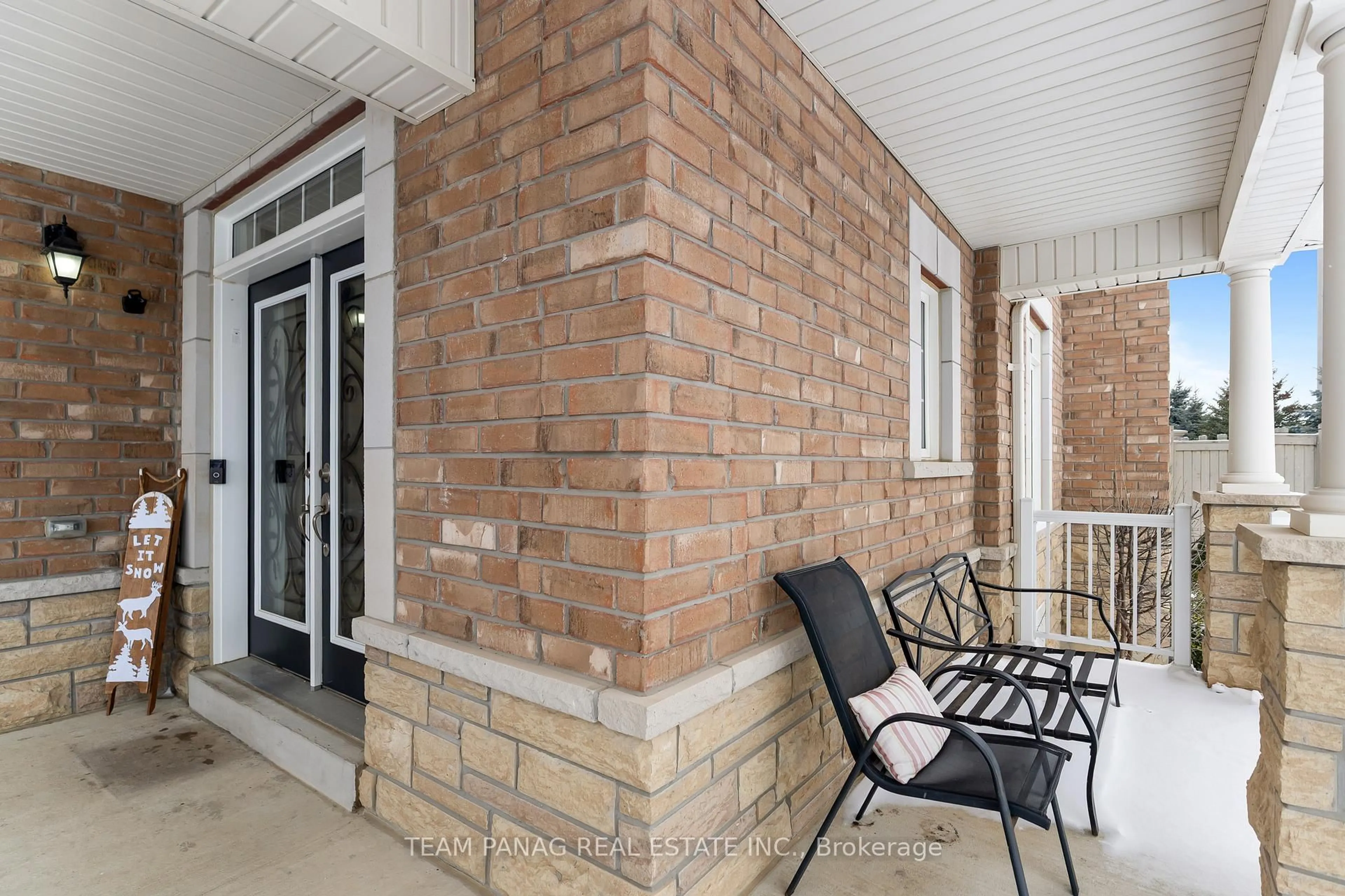 Patio, building for 2 STONECROP Rd, Brampton Ontario L6Y 2Z3