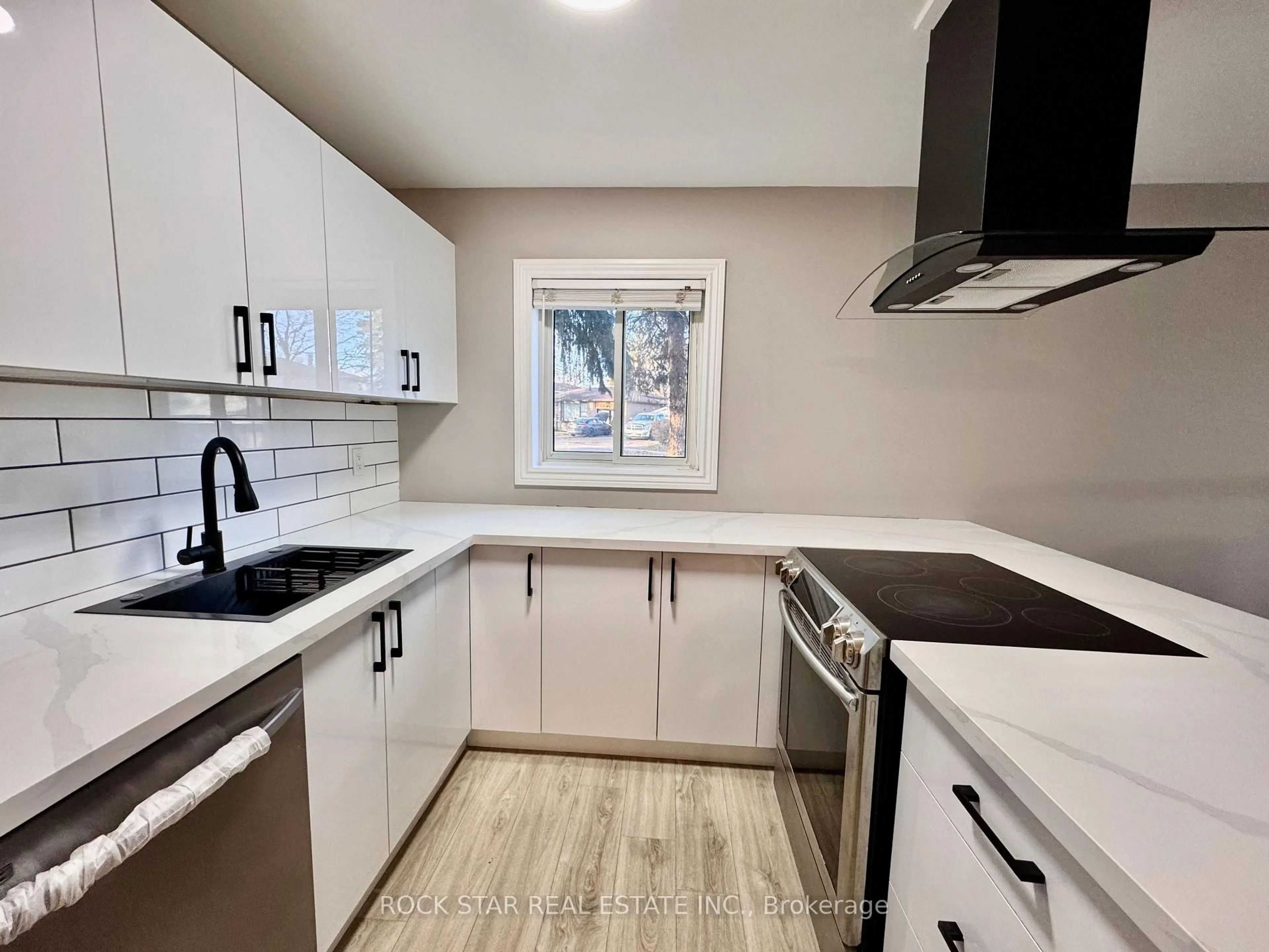 Unknown for 2 Cedar Dr #1, Orangeville Ontario L9W 2X6