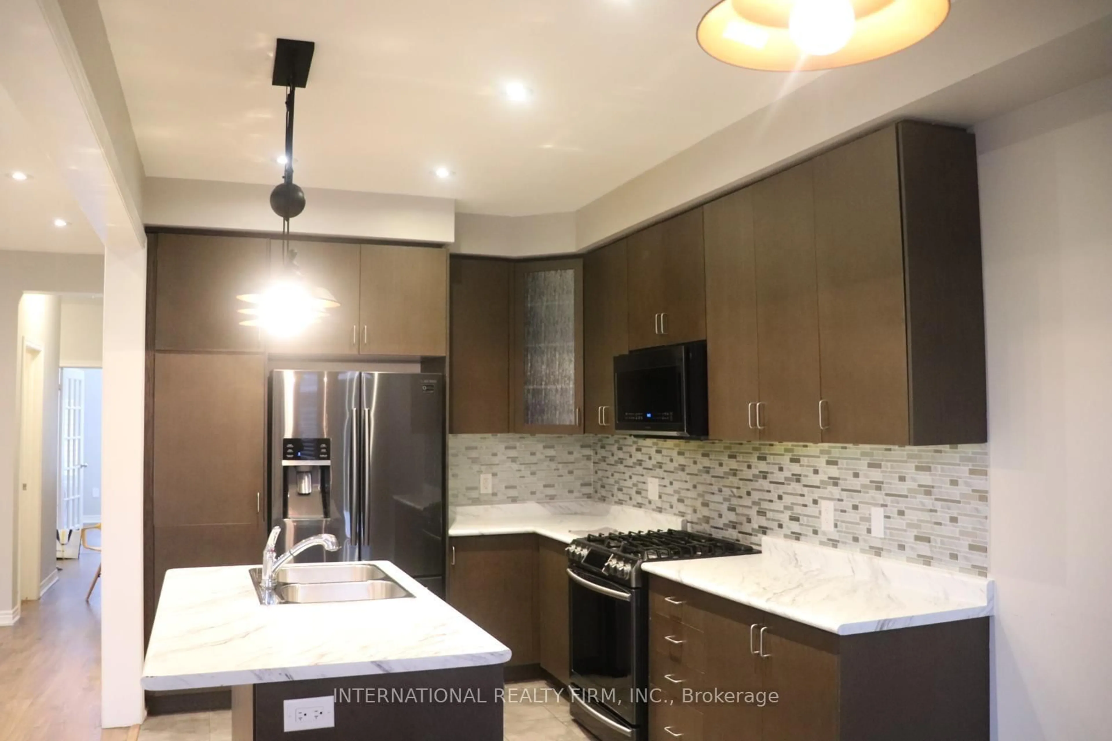 Contemporary kitchen, ceramic/tile floor for 1477 Pratt Hts, Milton Ontario L9E 1J3