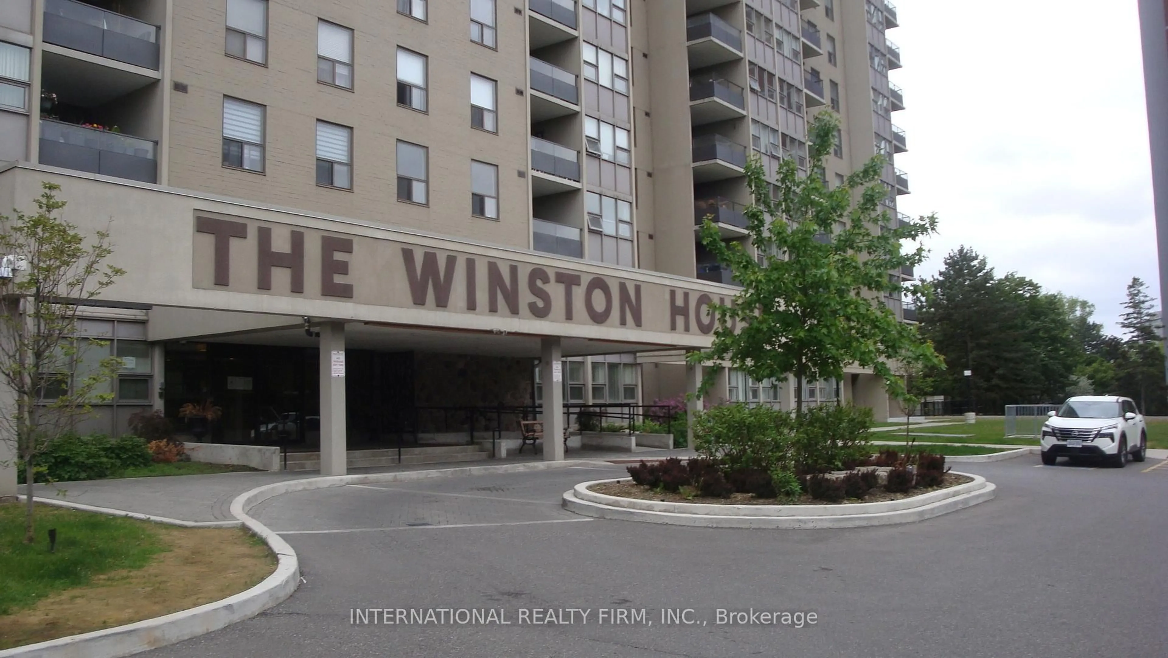 Indoor foyer for 75 Emmett Ave #503, Toronto Ontario M6M 5A7