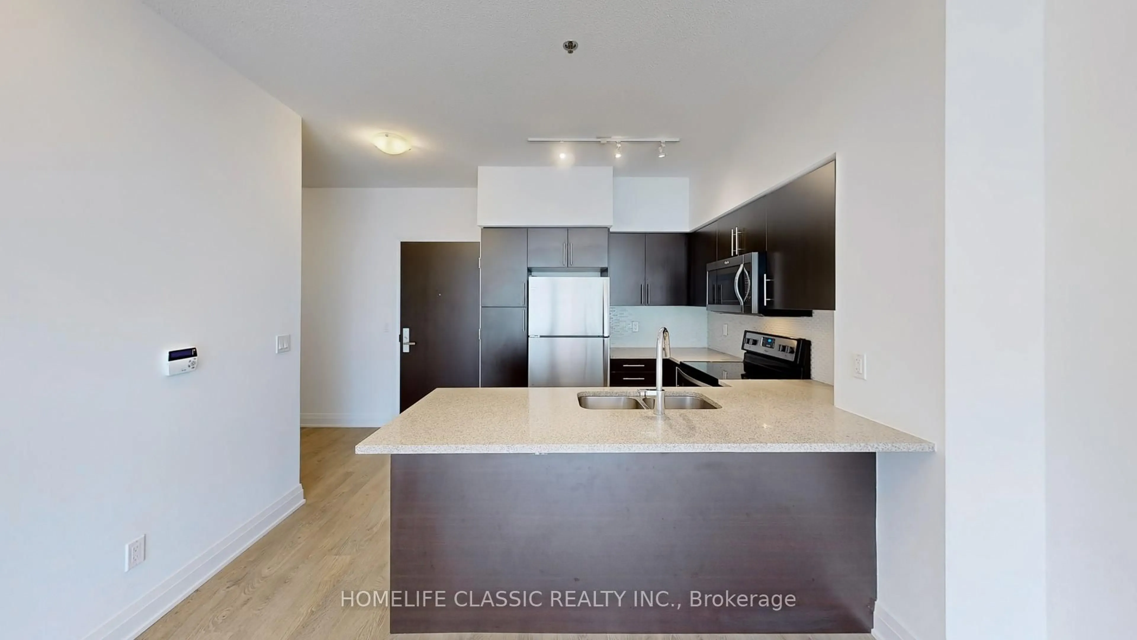 Standard kitchen, unknown for 55 Speers Rd #507, Oakville Ontario L6K 0H9