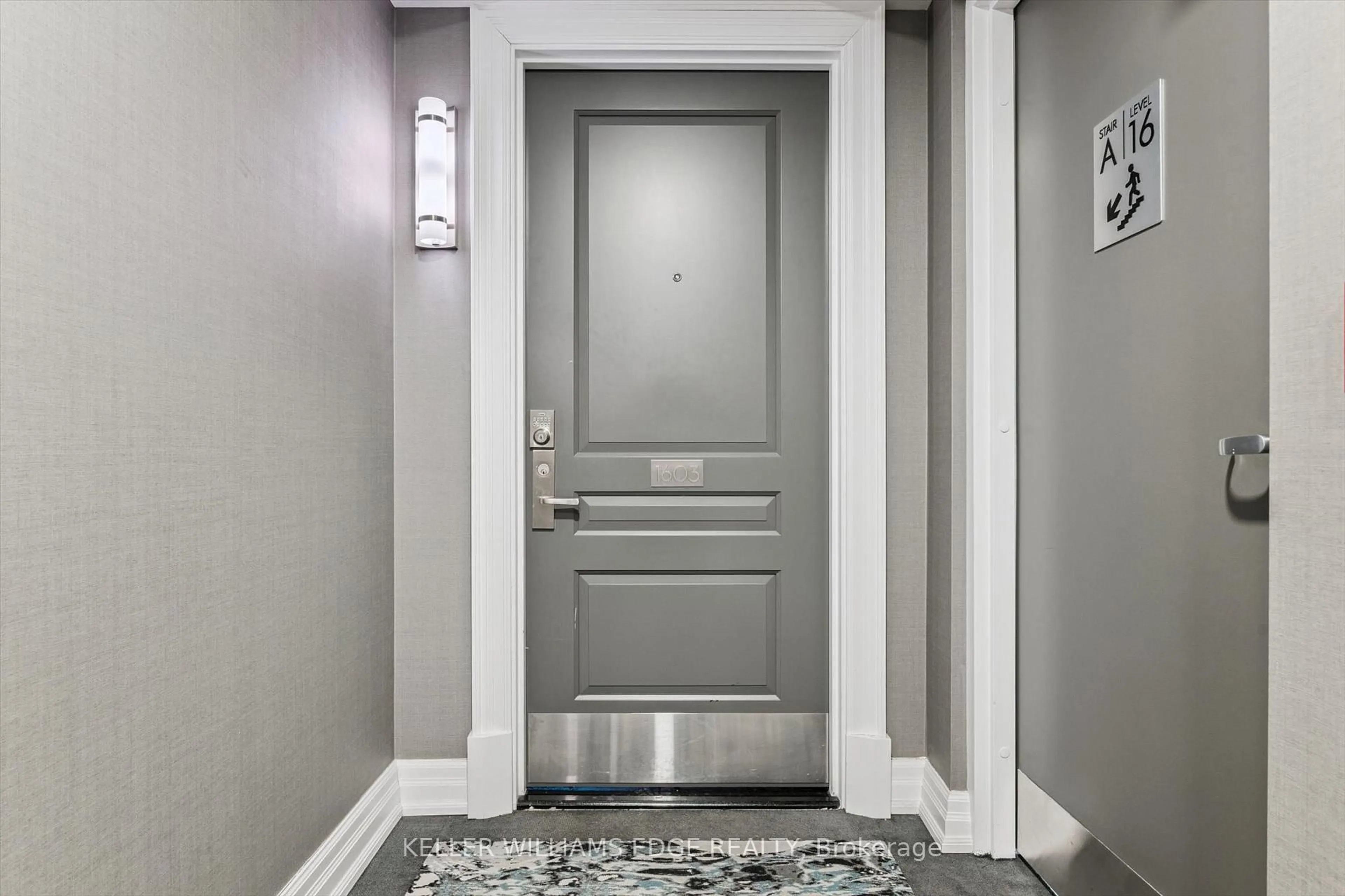 Indoor entryway for 2060 Lakeshore Rd #1603, Burlington Ontario L7R 0G2