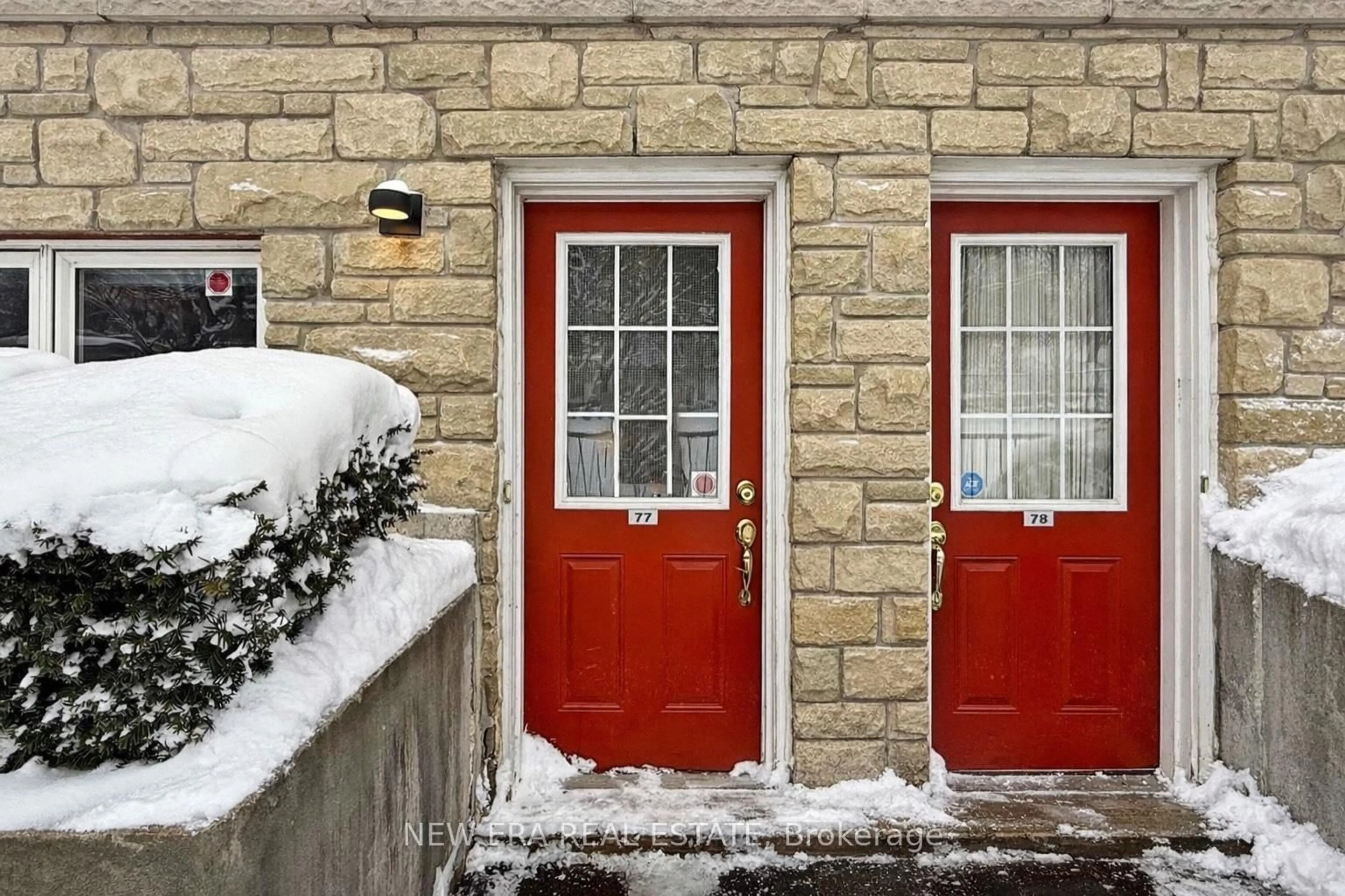 Indoor entryway for 65 Foundry Ave #77, Toronto Ontario M6H 4K7