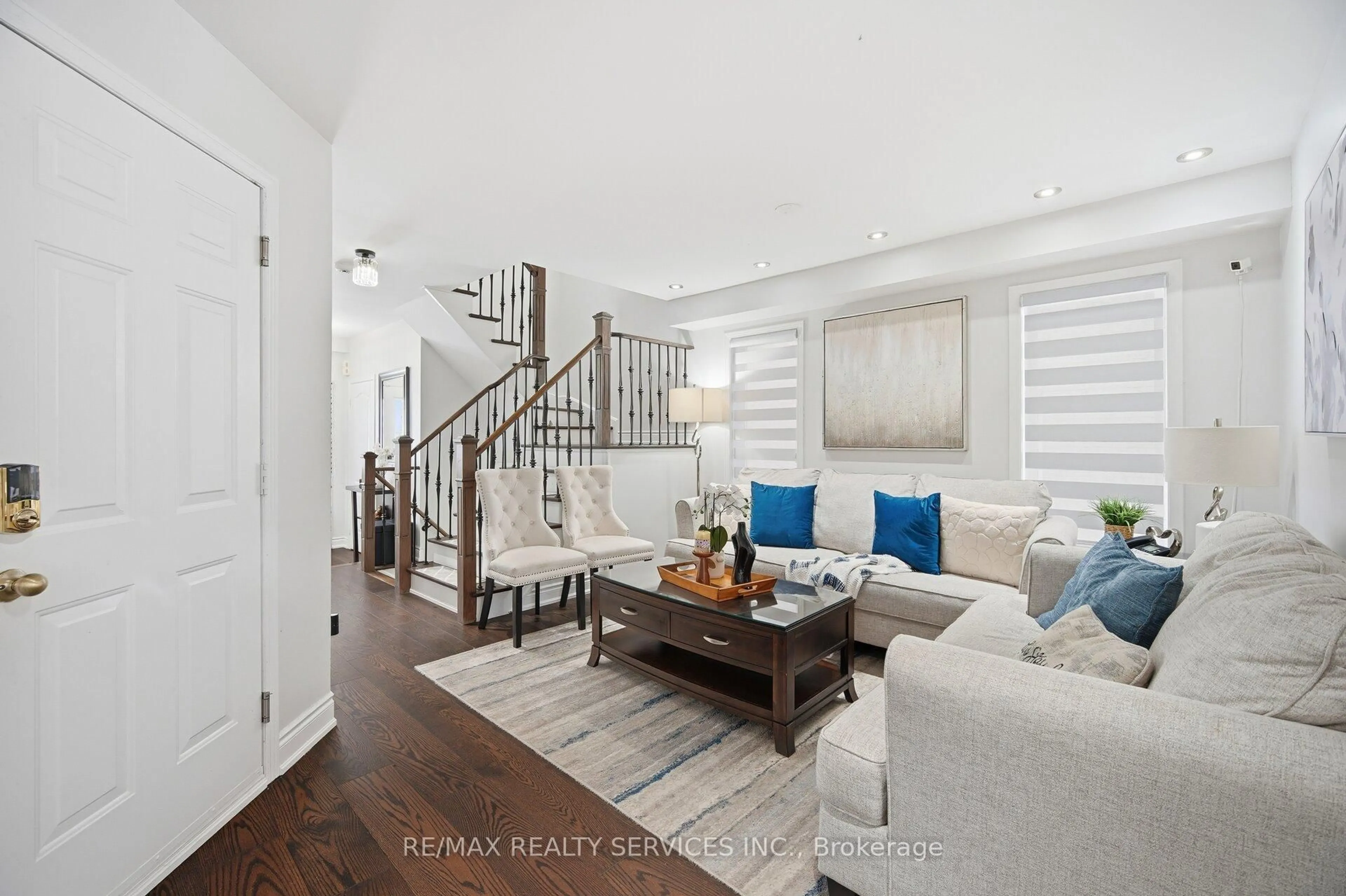 Living room with furniture, unknown for 47 Newark Way, Brampton Ontario L7A 2W8