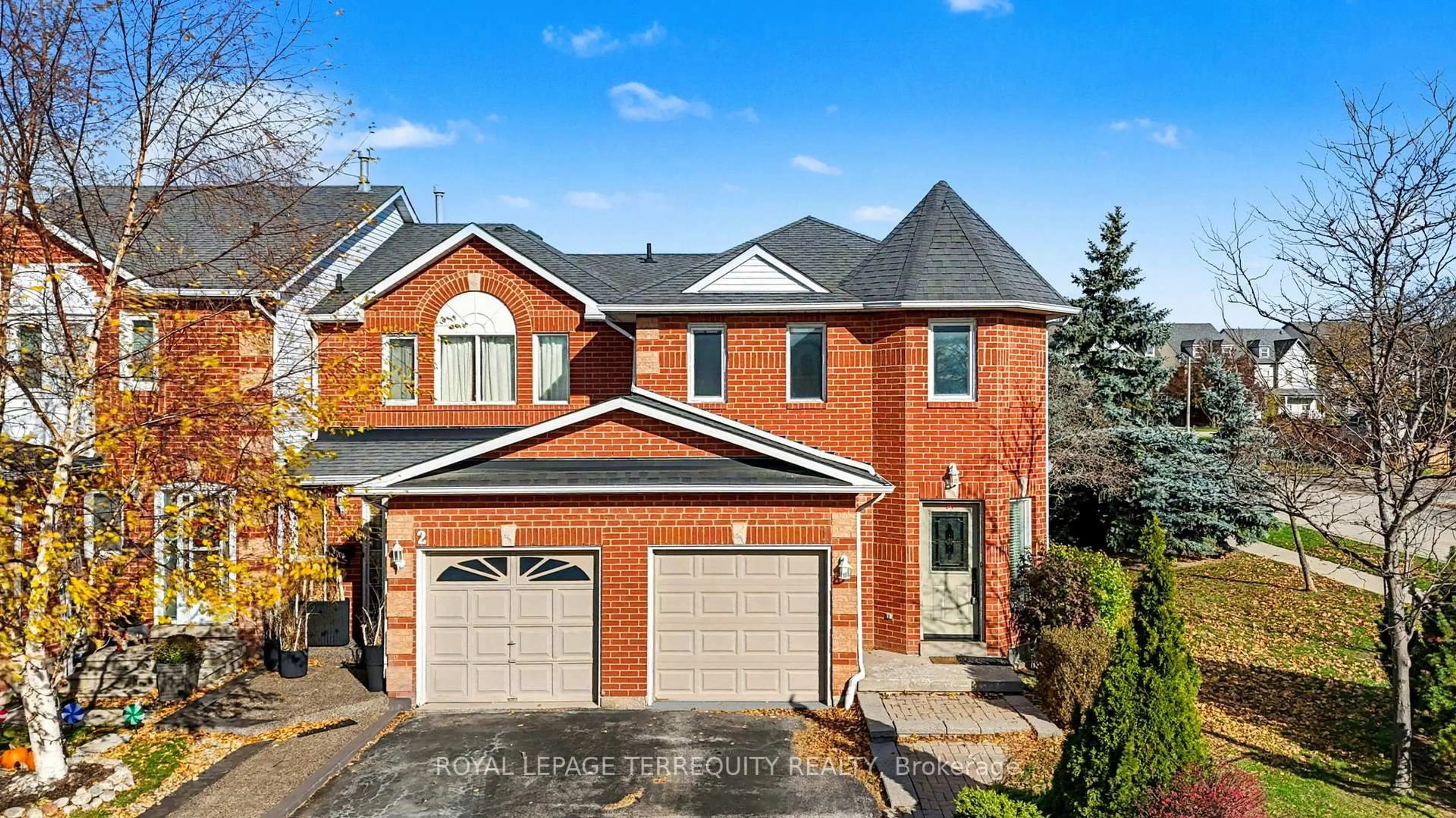 Home with brick exterior material, street for 2350 Grand Ravine Dr #1, Oakville Ontario L6H 6E2